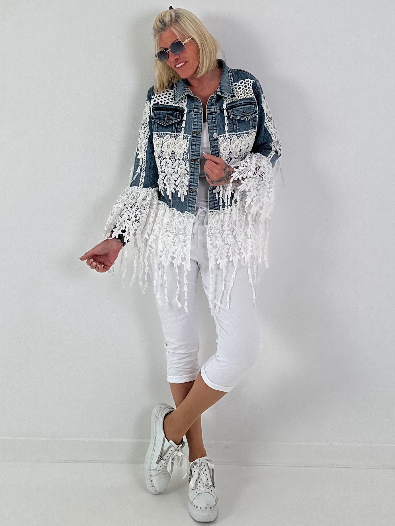 Boho Jeansjacke mit besonderen Details - denim-weiss