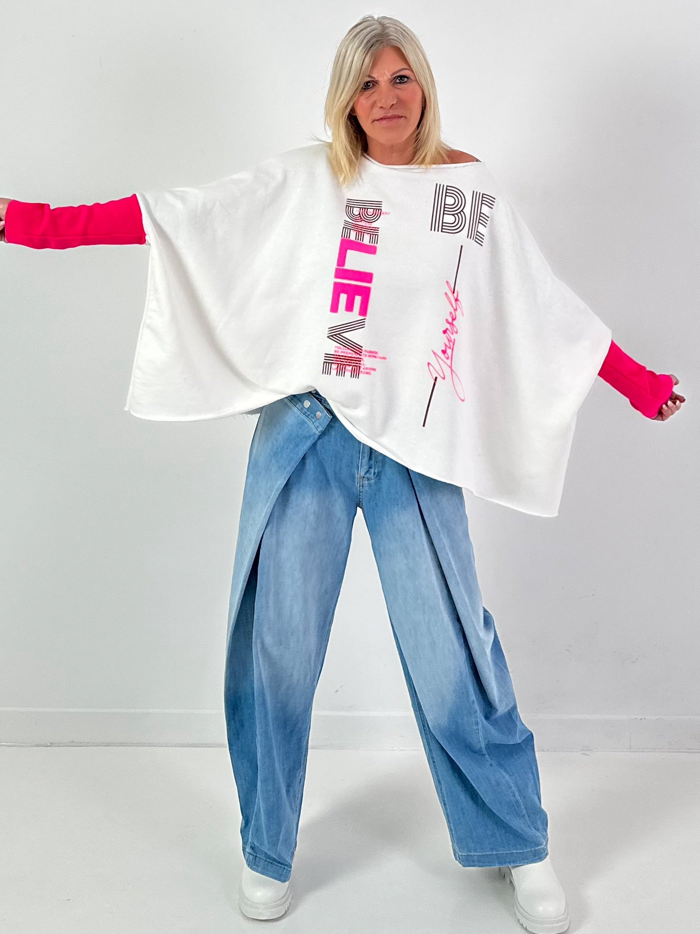Oversized Sweatshirt Modell "Be Yourself" - weiss