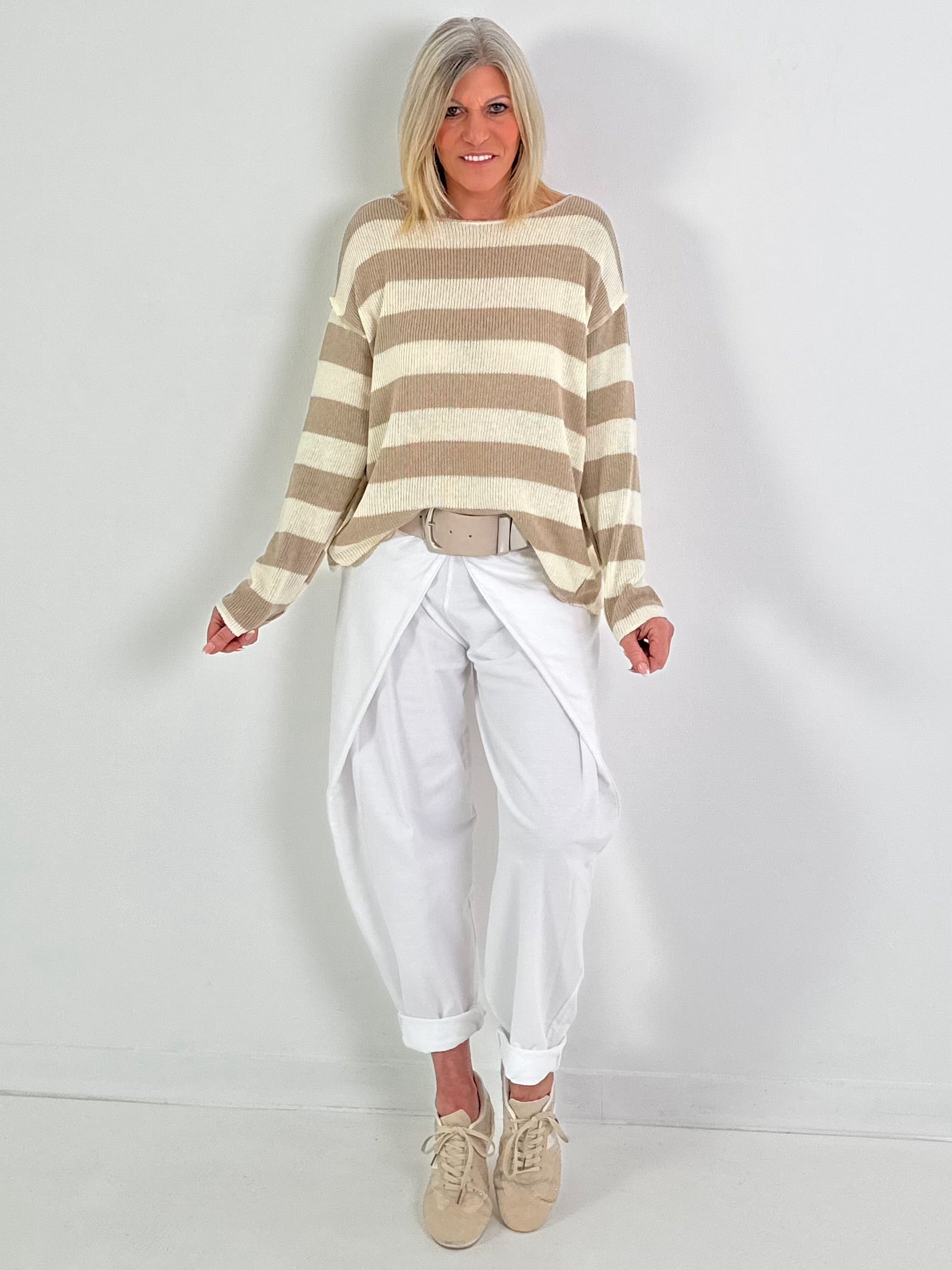 Casual broek met een wikkelmodel - wit