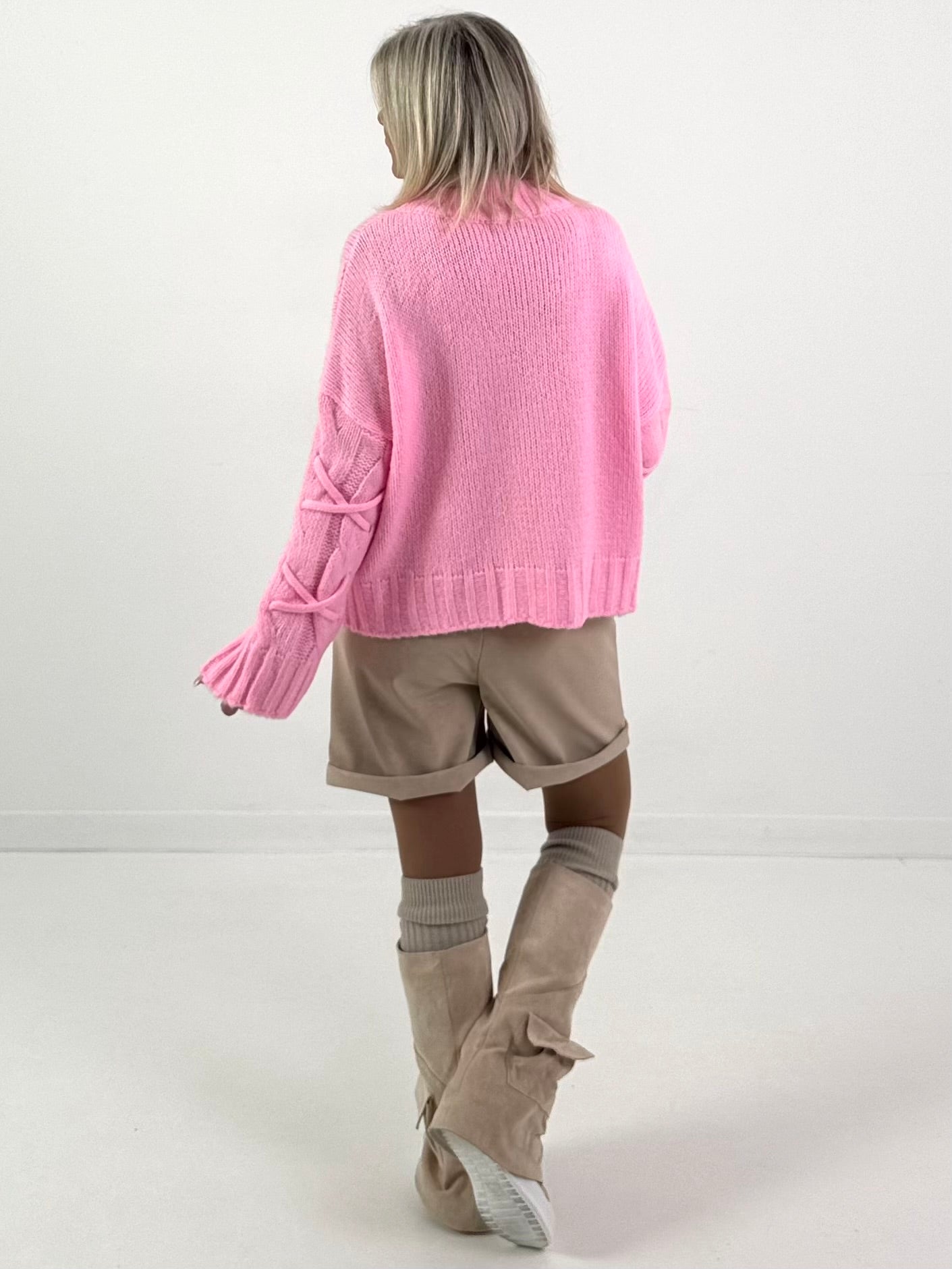 Trui model "Cozy Lace-Up" - roze