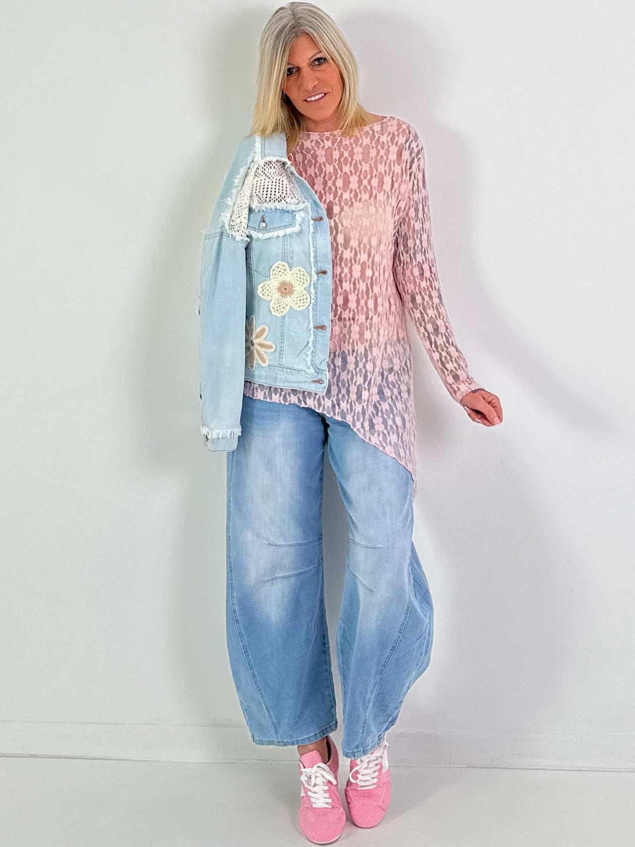 Lace shirt with pattern - pink