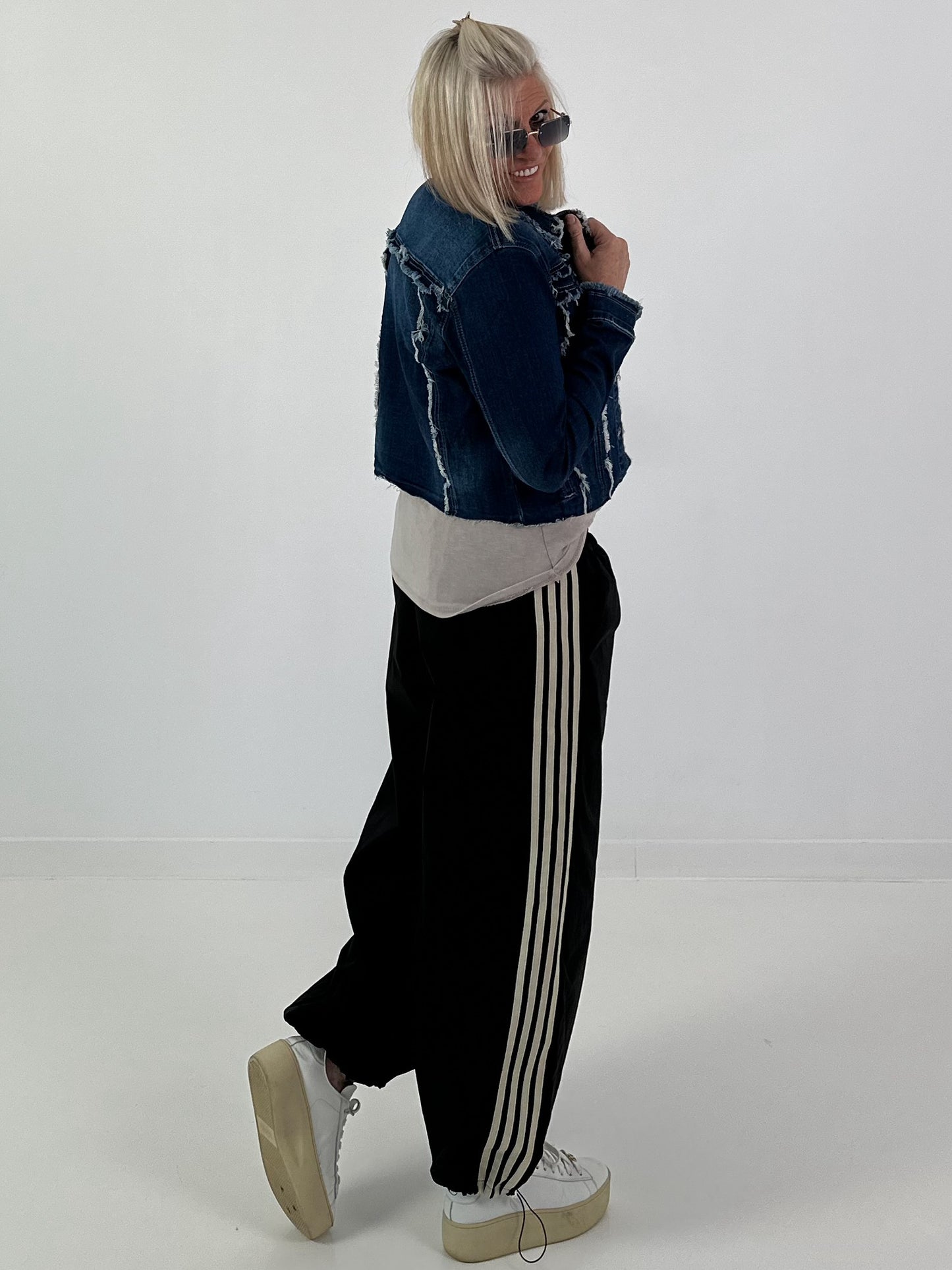 Pants with elastic waist - black