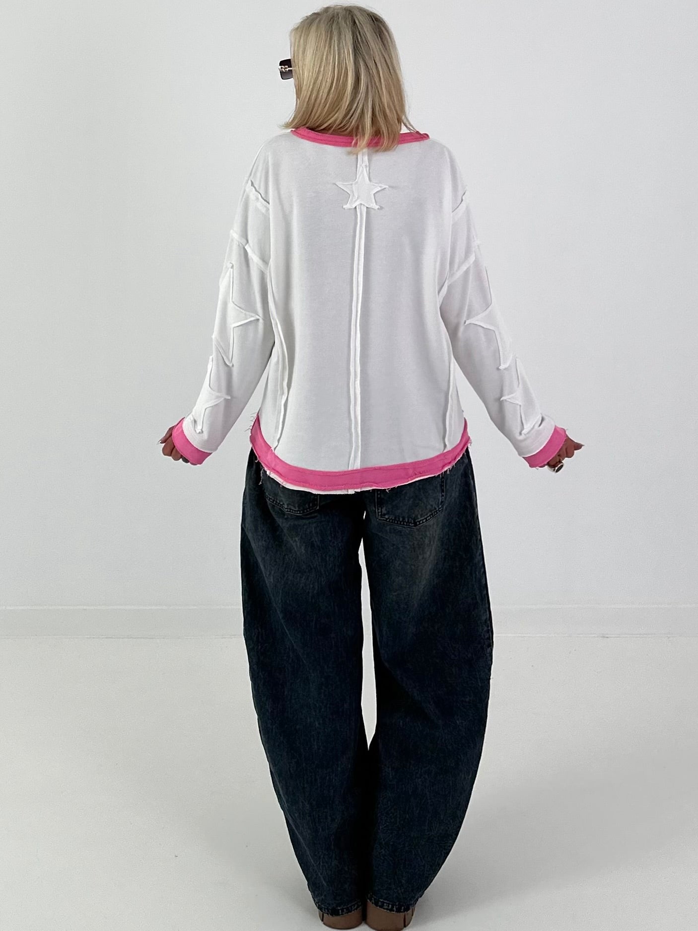 Sweatshirt mit trendigen Sternelementen- weiss