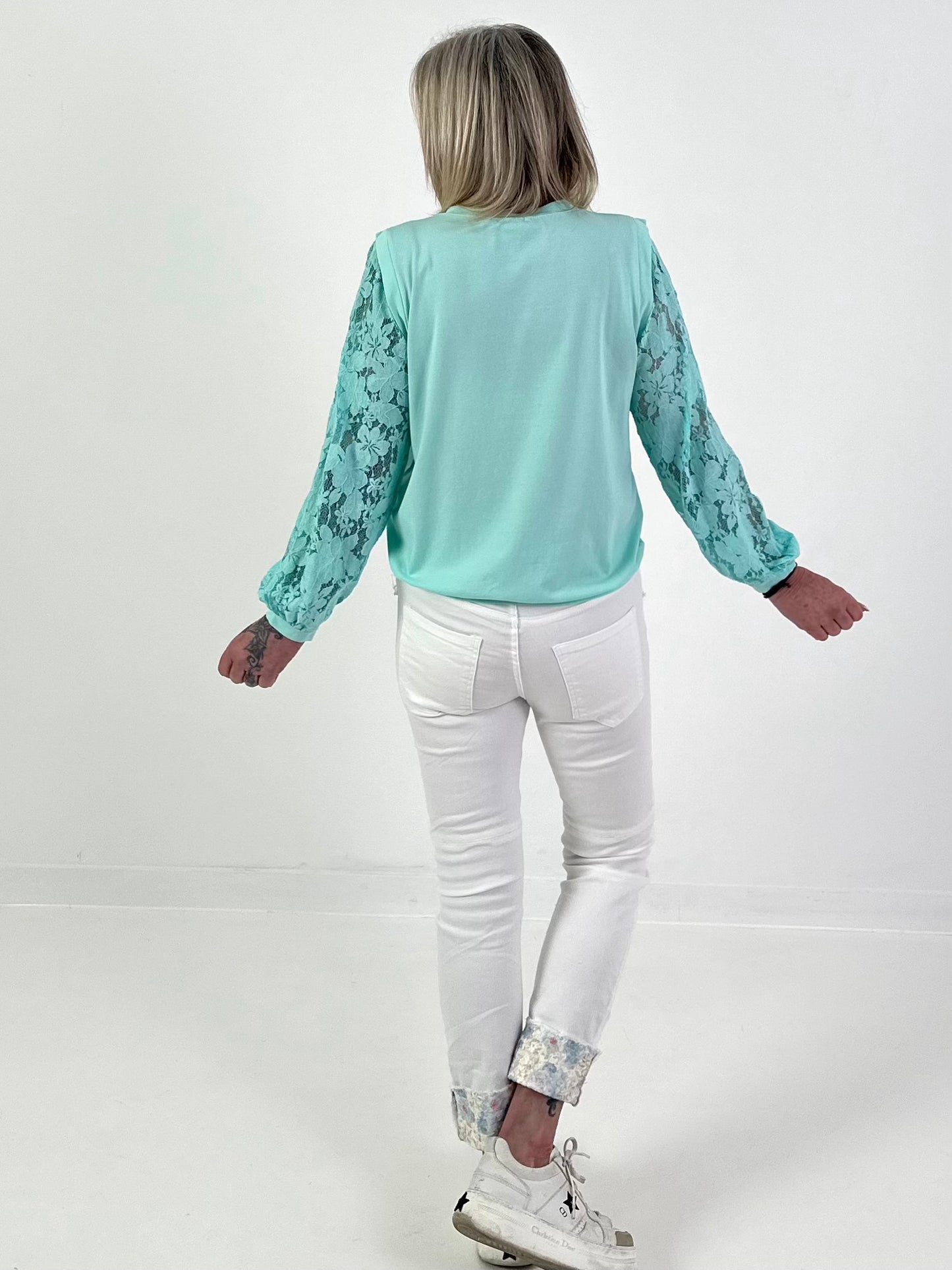 Leichter Sweater mit Spitzenärmeln - mint