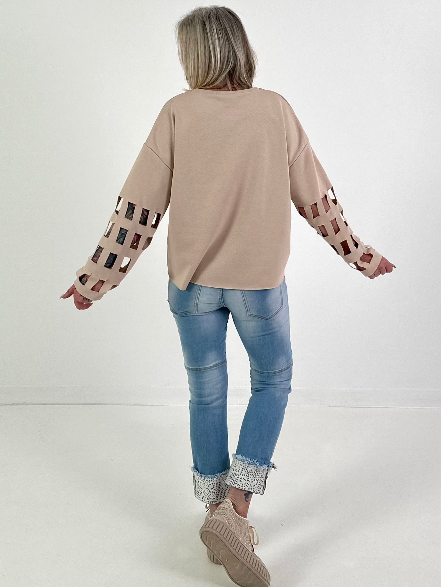 Sweatshirt model "Skull&Roses" - beige