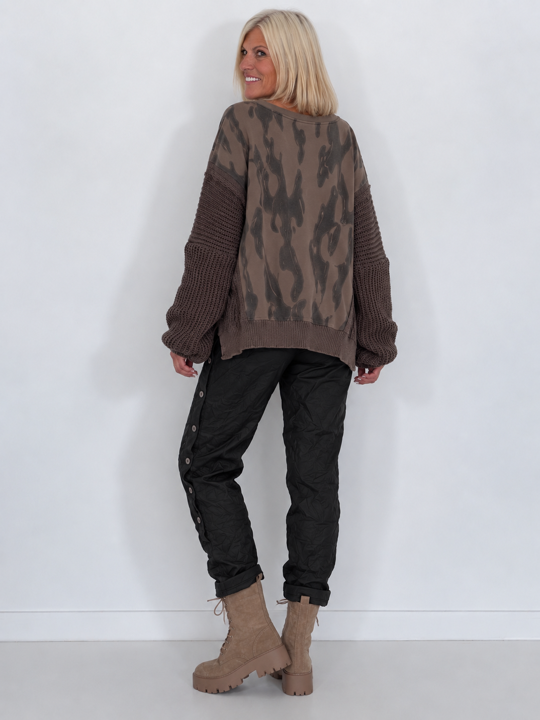 Sweater Nice mit Strickeinsätzen - chocolate