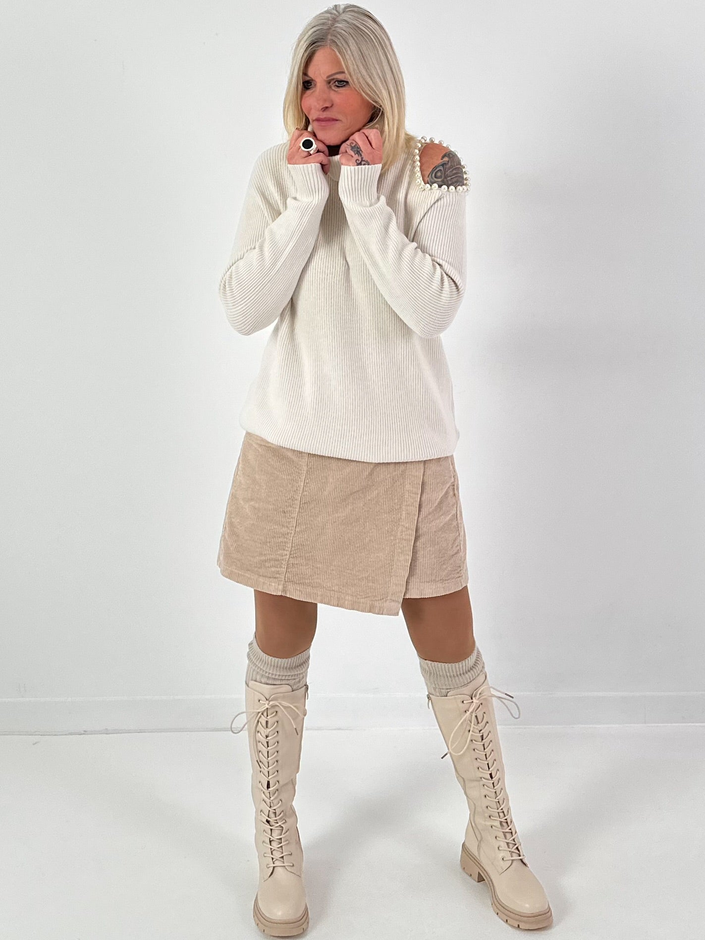 Open schouder trui model "Pearl Edge" - crème