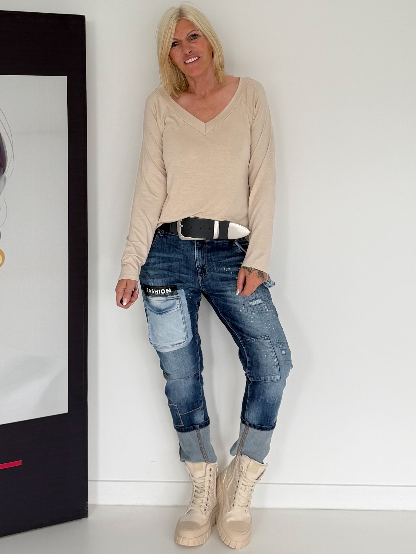 Basic Shirt mit V-Ausschnitt - beige