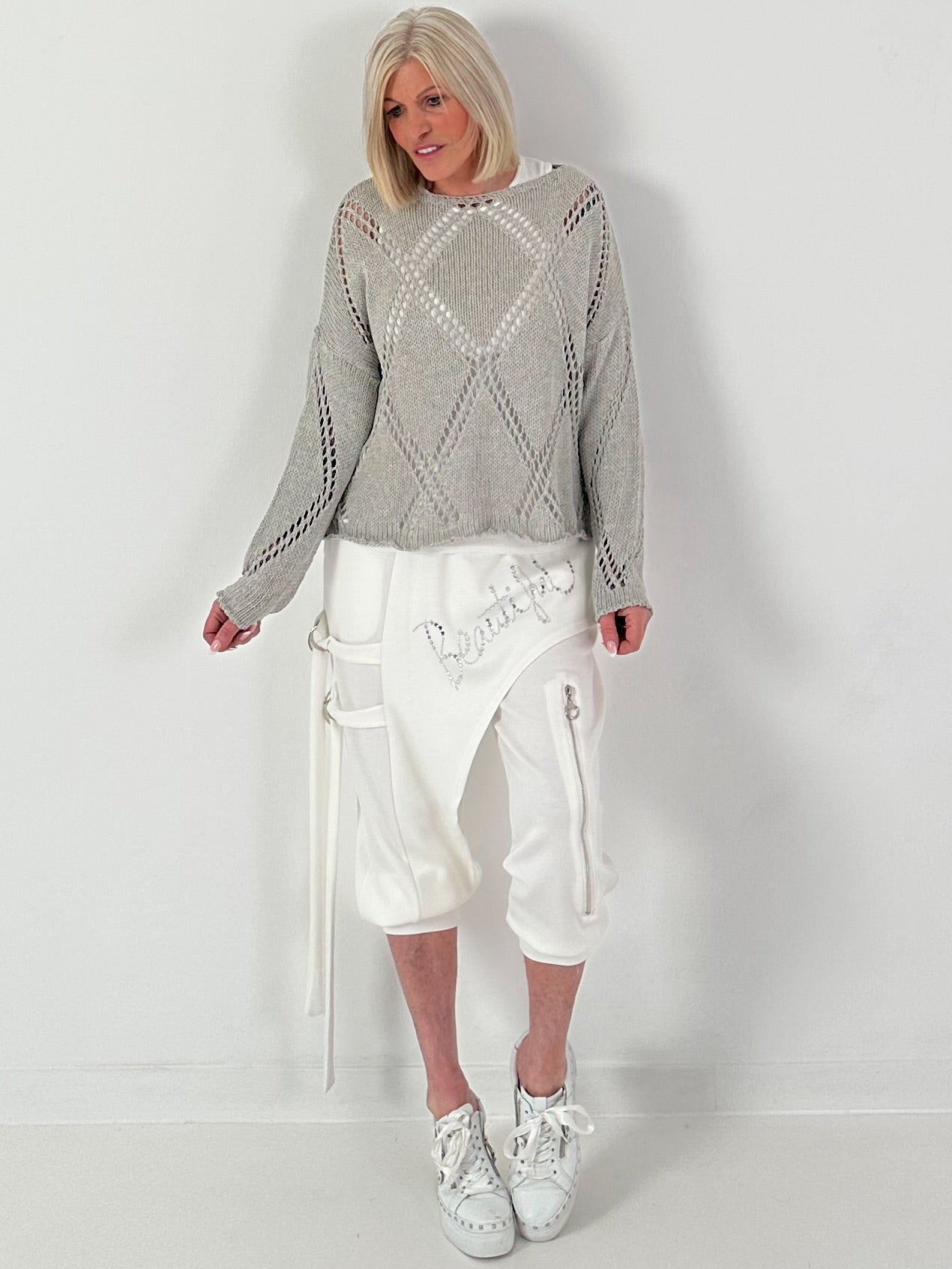 Häkelpulli mit Rautenmuster - grau