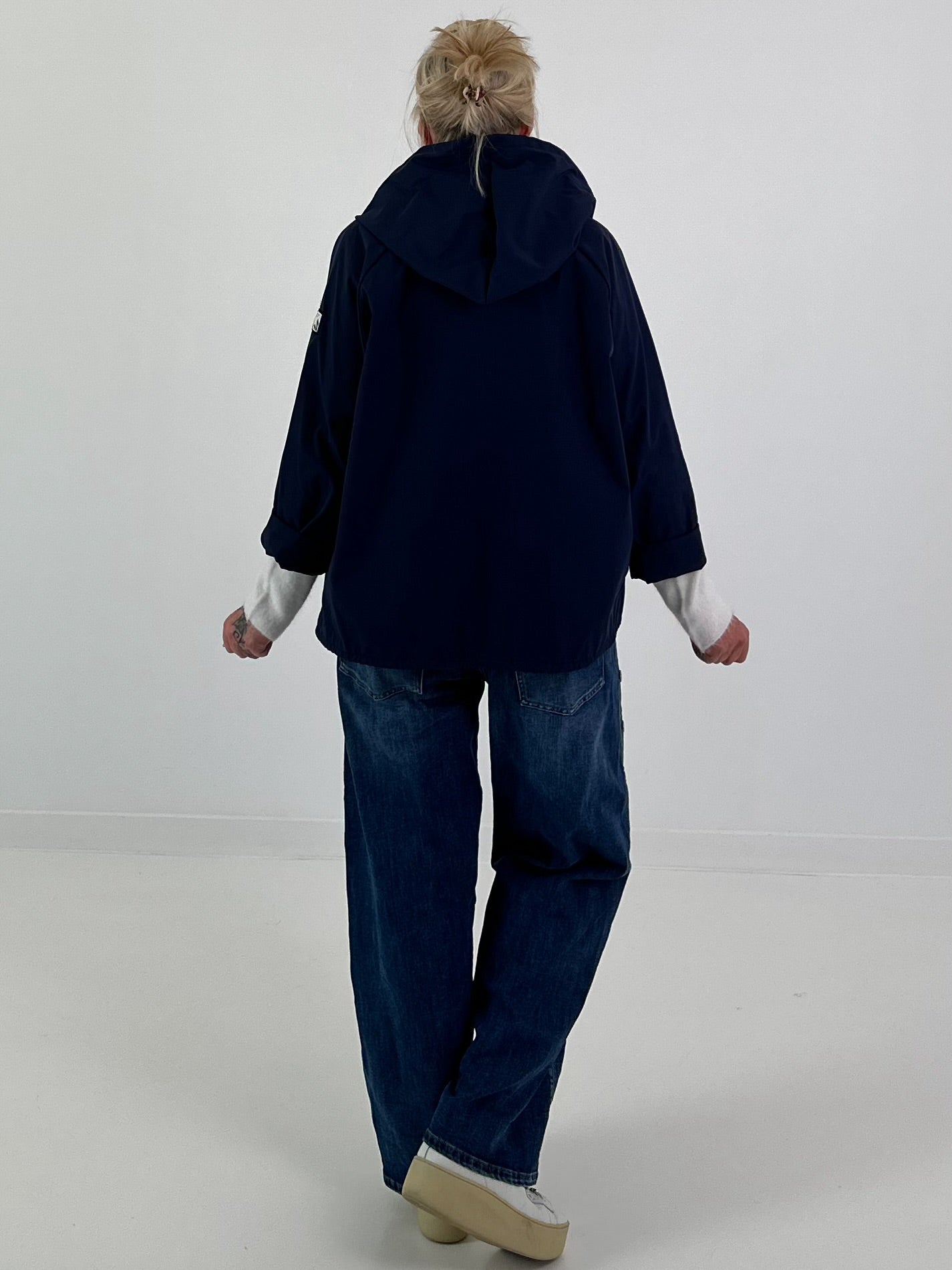 Light jacket with hood - navy blue