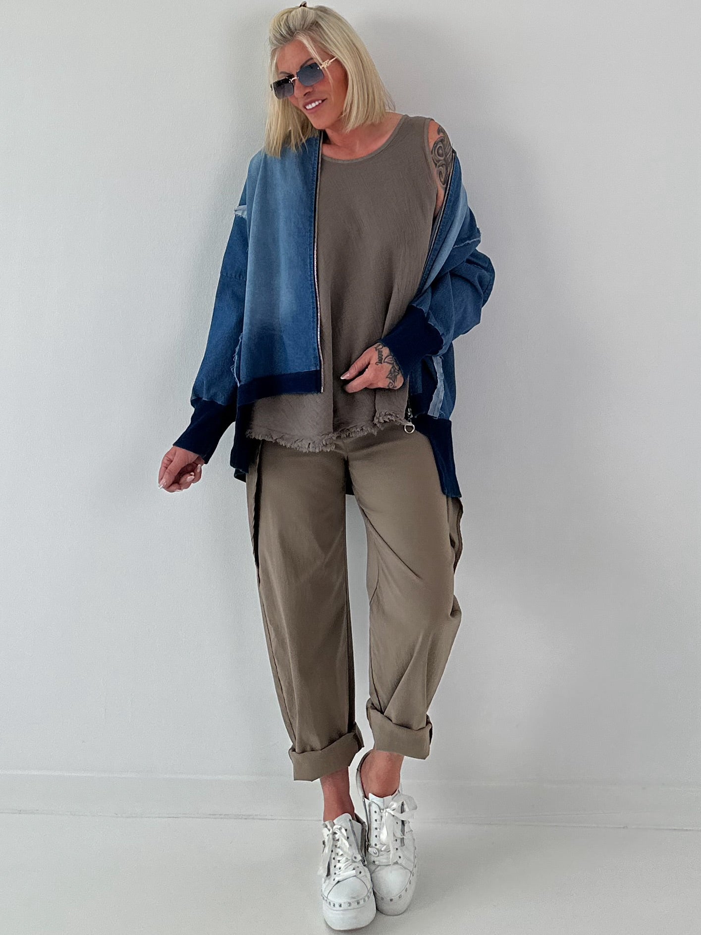 Hose mit besonderem Design - taupe
