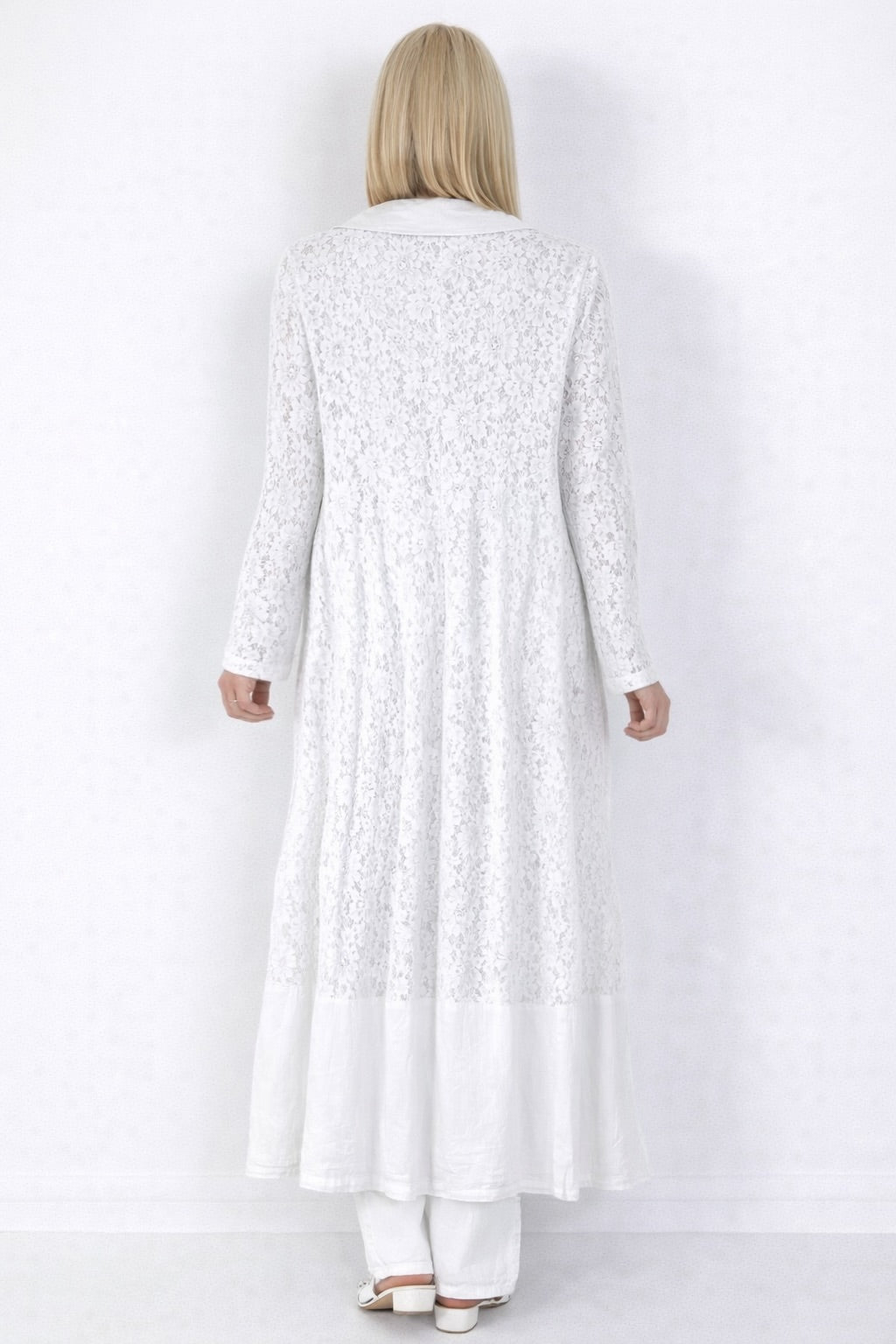 Leinenmantel mit Spitzenmuster - weiss