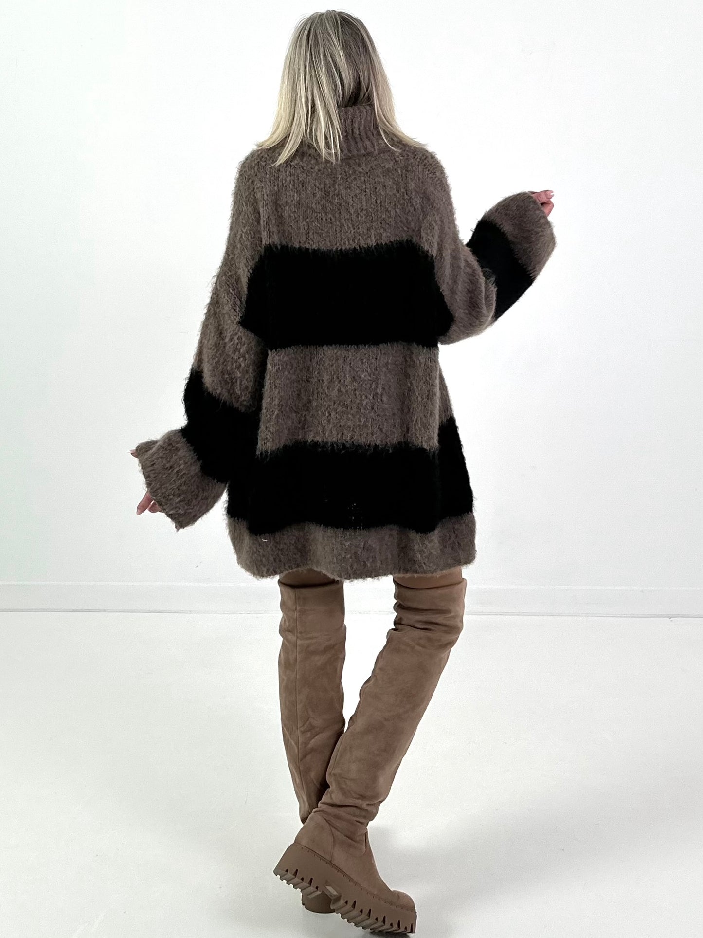 Lange trui/jurk model "Velvet Flow" - zwart-taupe