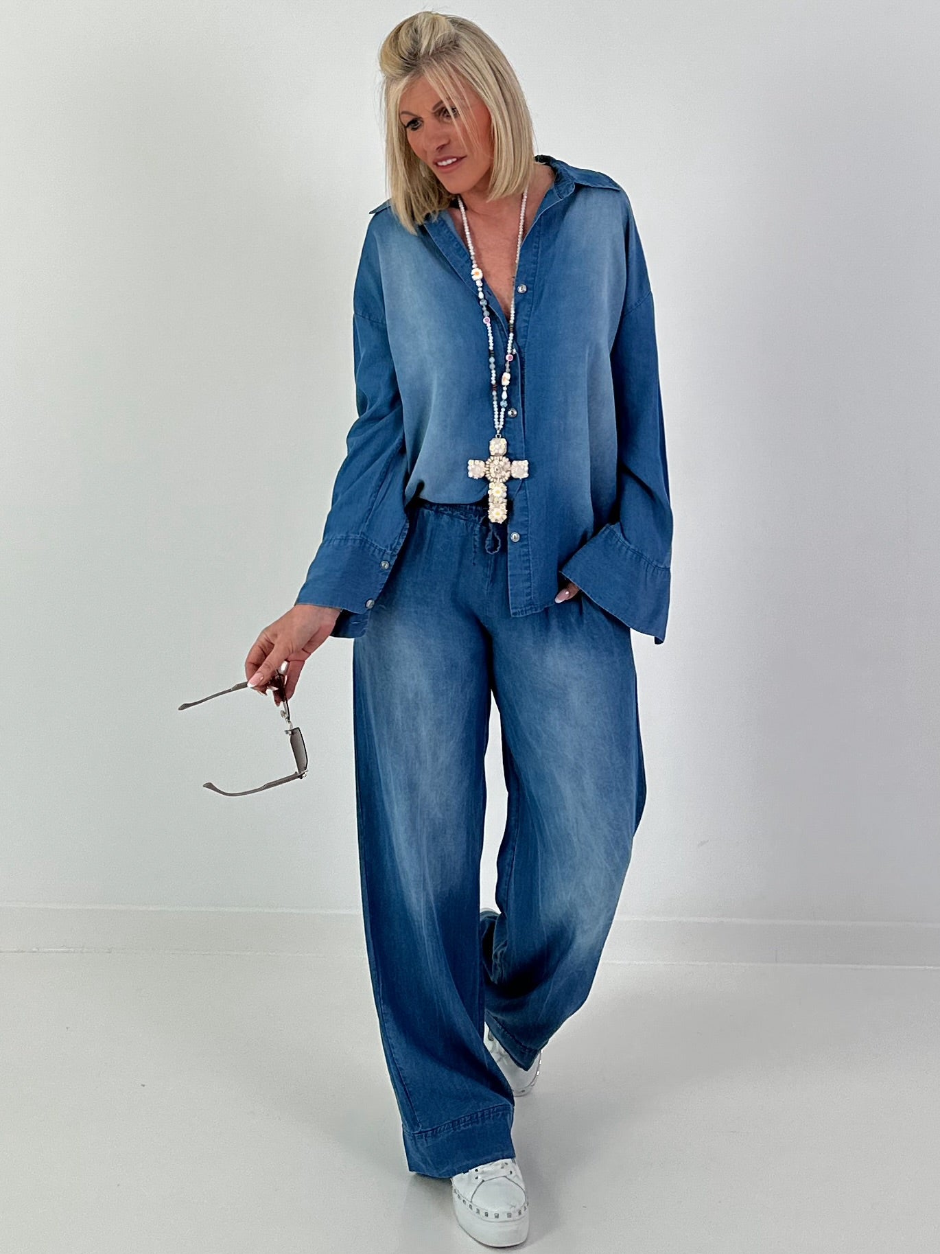Light-wash, wide-leg jeans - dark blue
