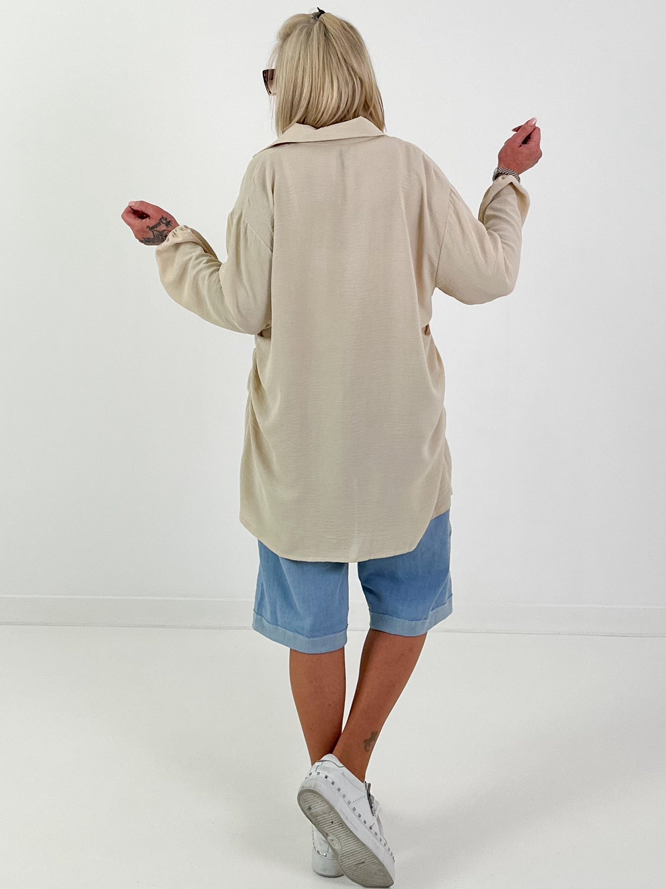 Lange Bluse mit Bindeband - beige