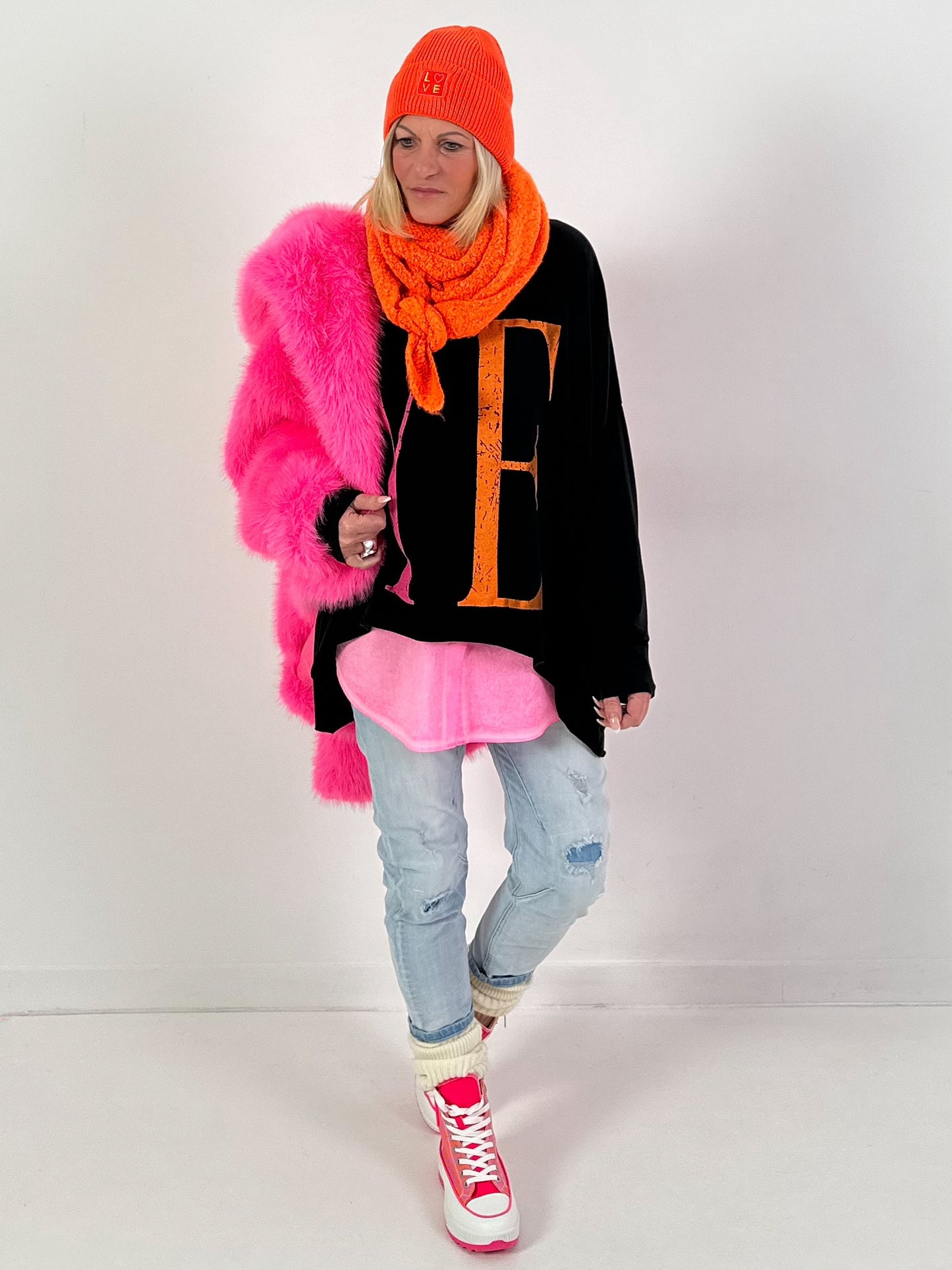 Oversized shirt model “YEAH” - black