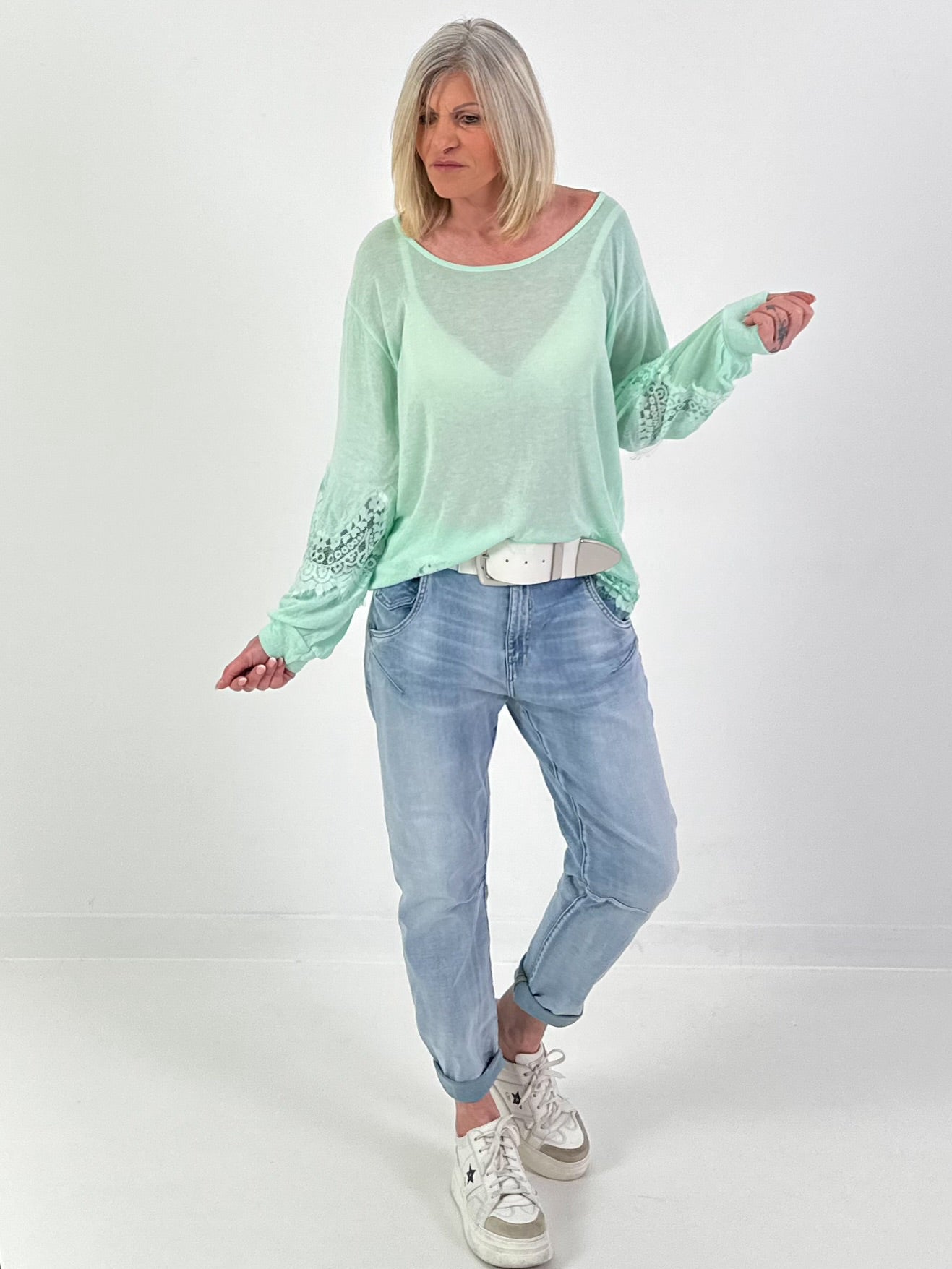Pullover mit Spitzeneinsätzen - mint