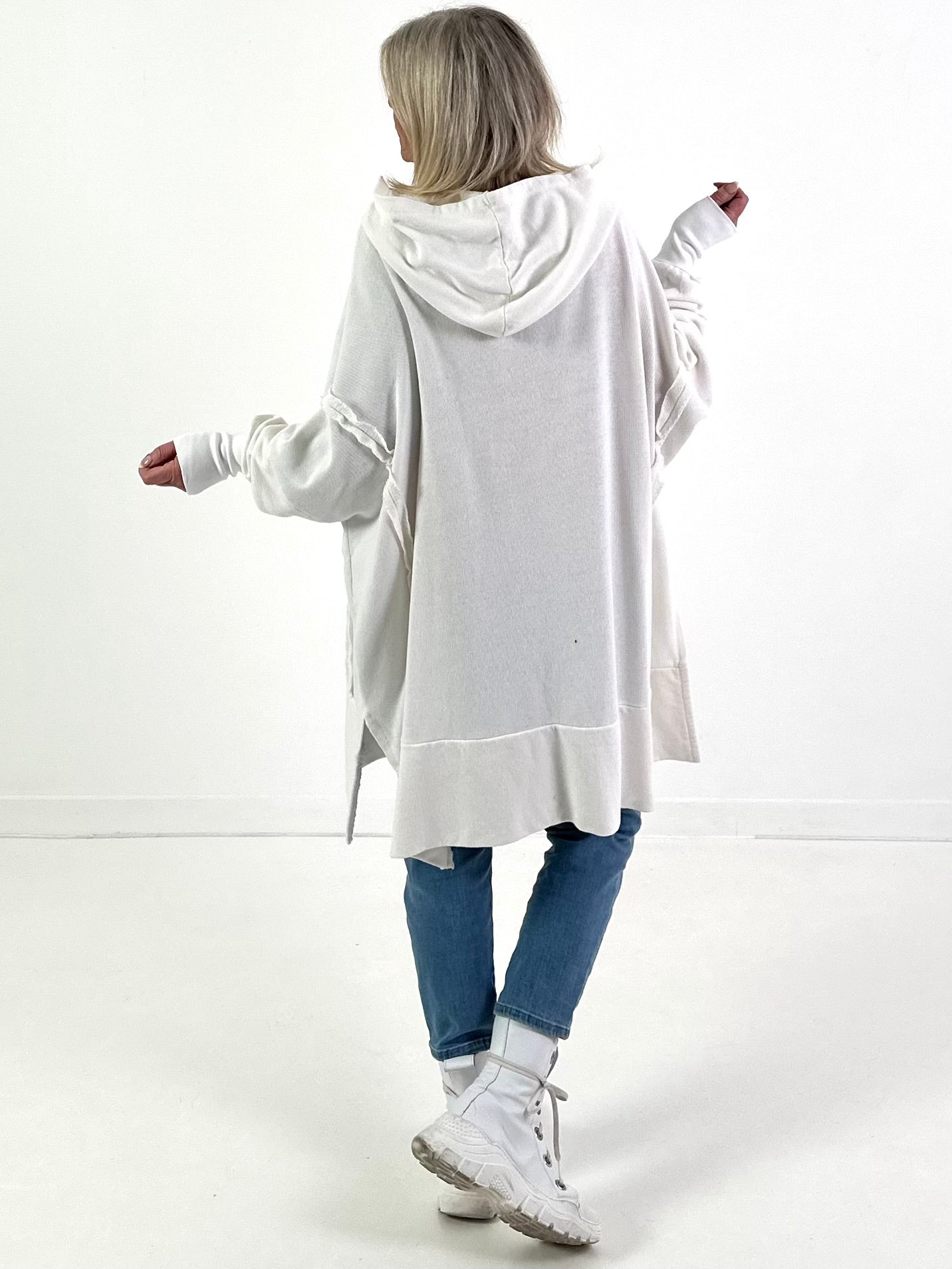 Oversized Hoodie Modell "Holy Chic" - weiss-neonpink