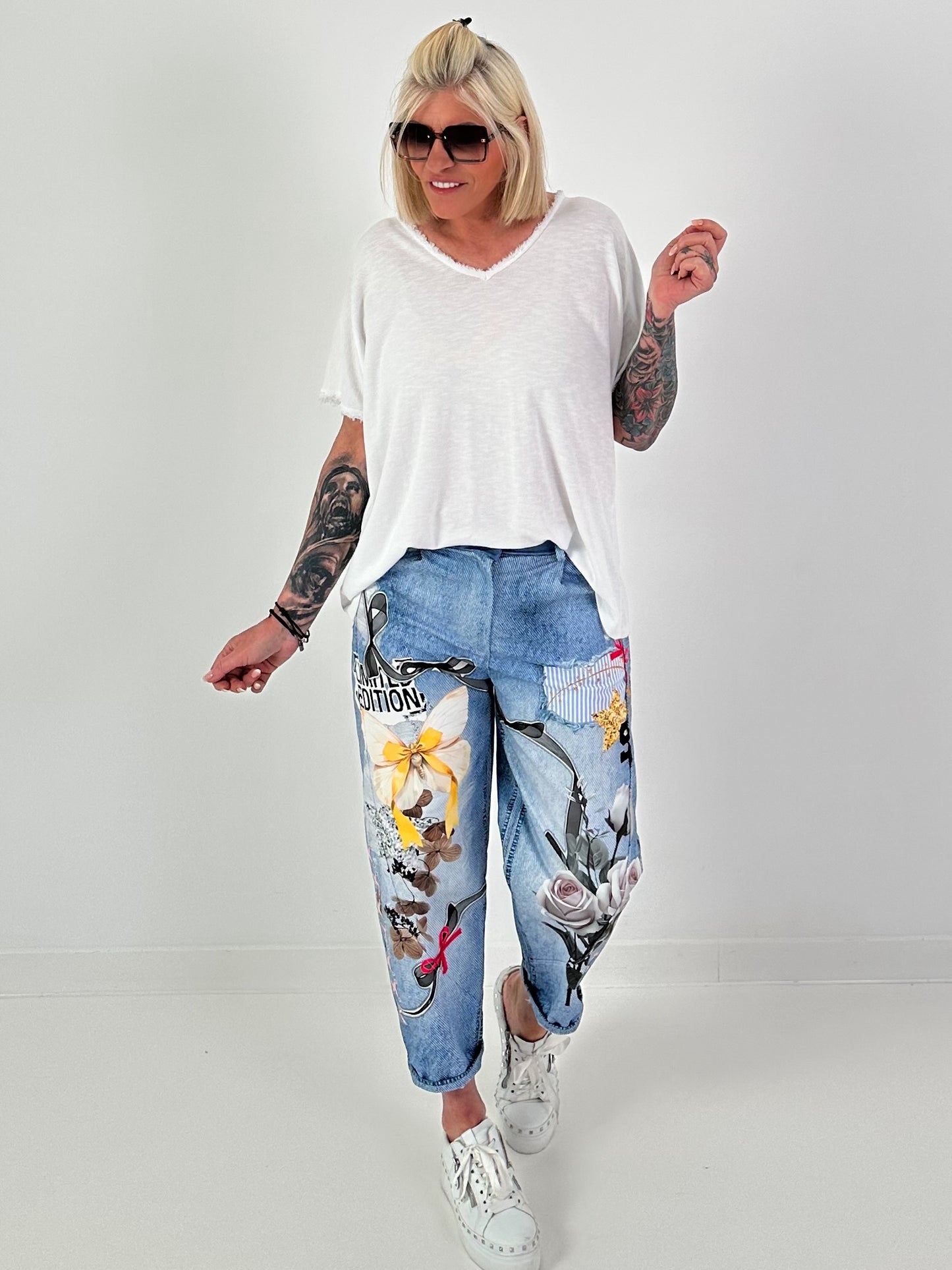 Jeanshose mit floralem Printmix - blau-mehrfarbig