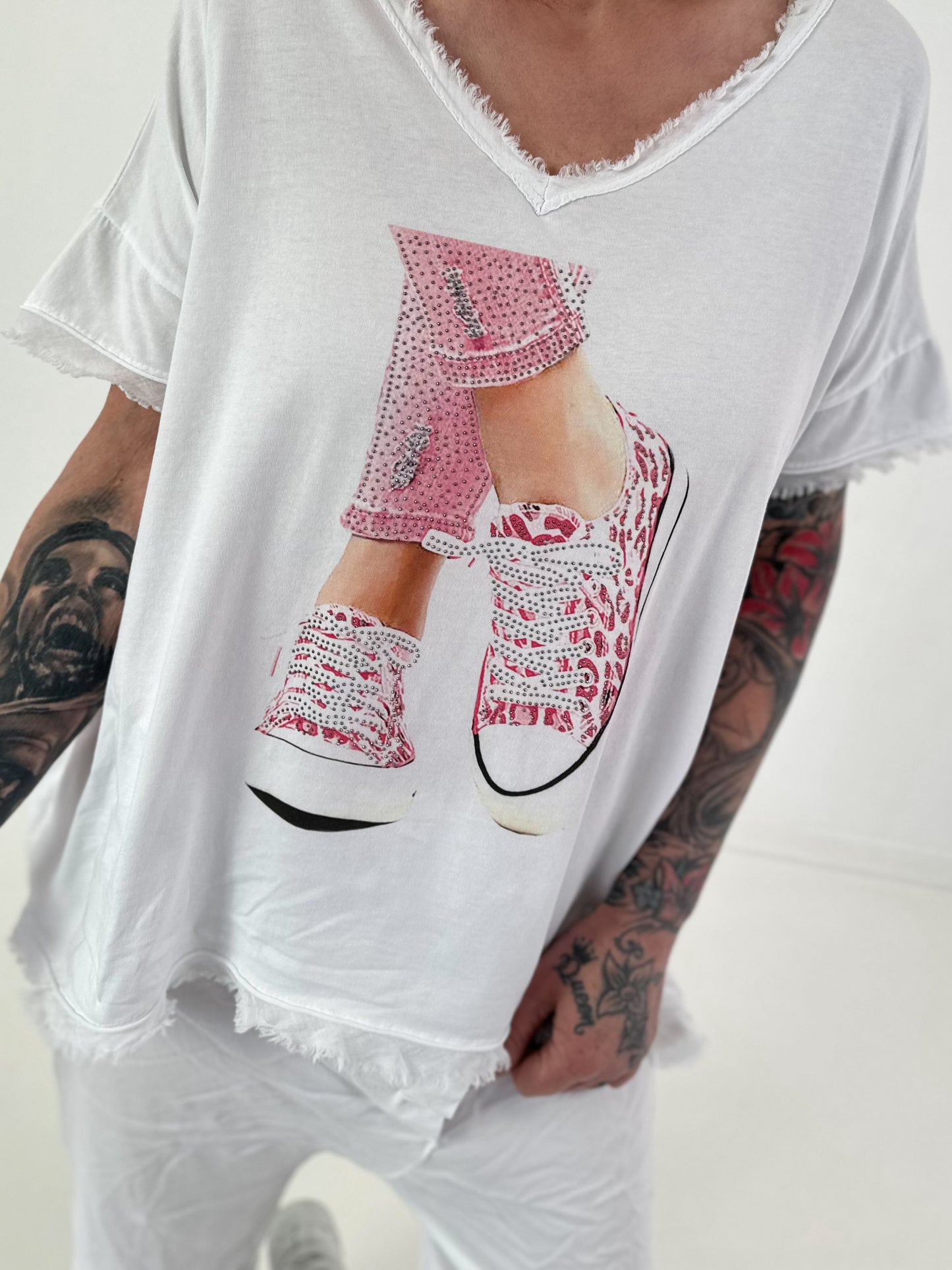 T-shirt with shoe print and glitter details - white-pink