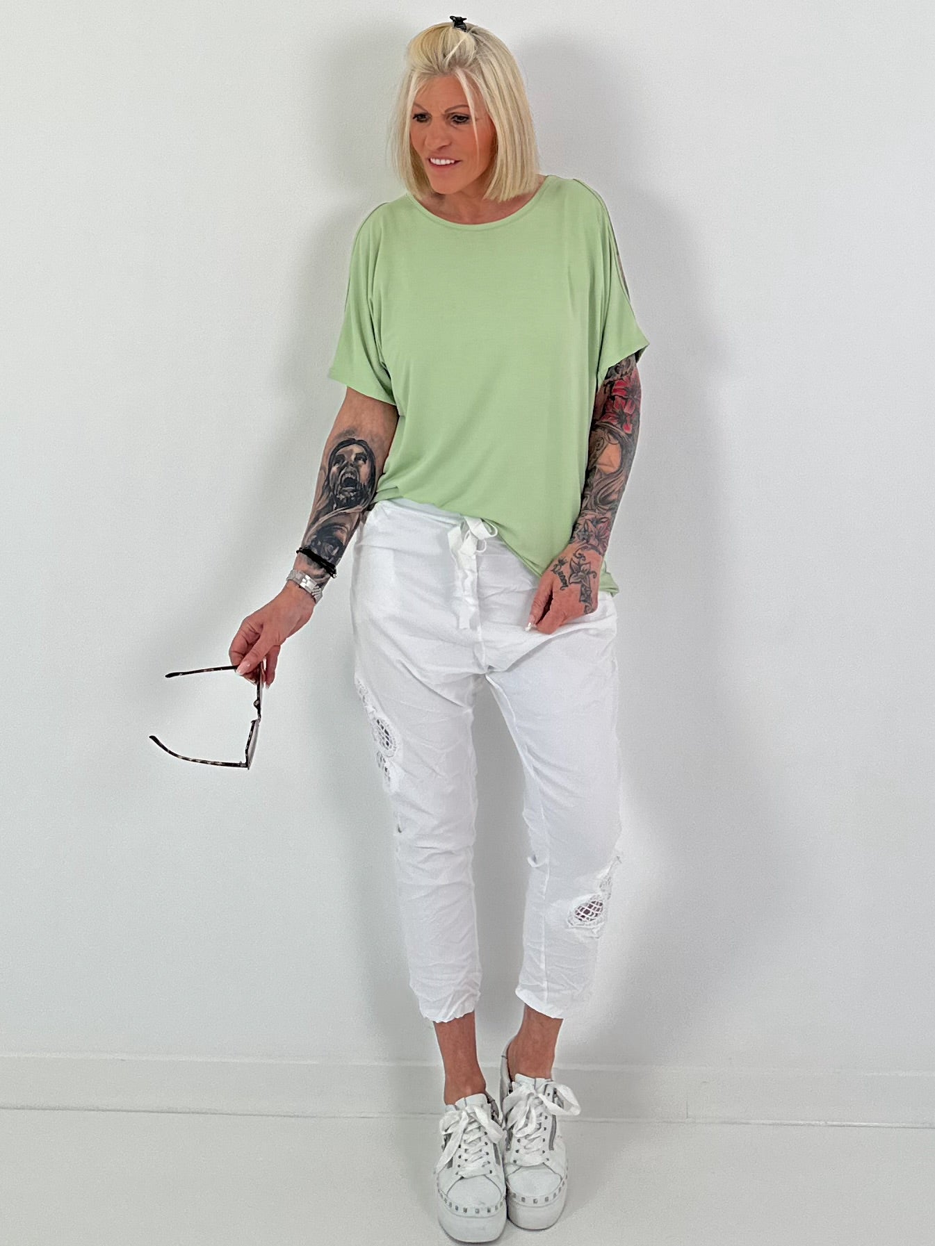 T-Shirt mit Cut-Outs - lindgrün