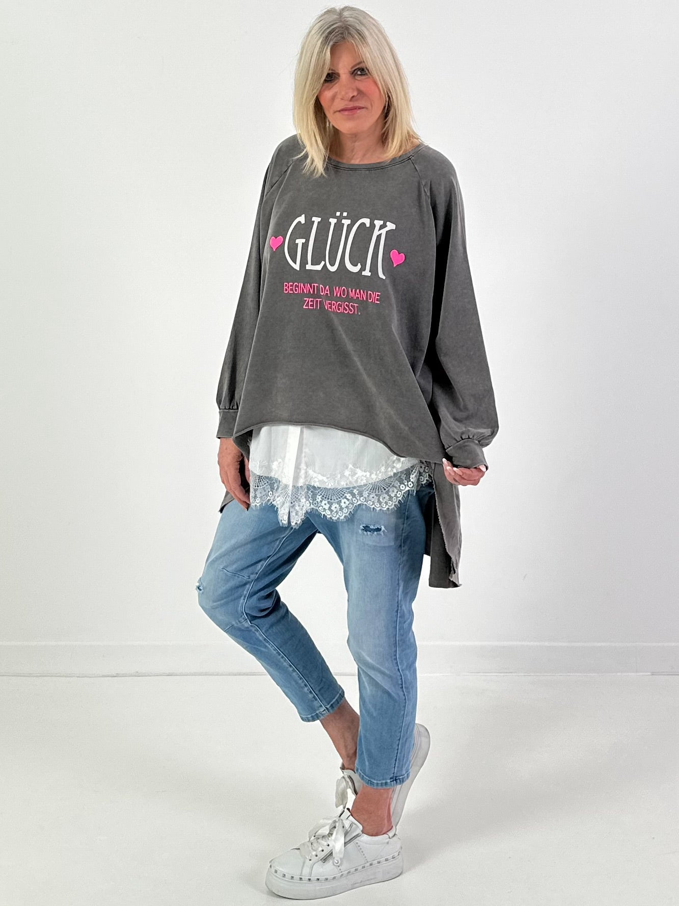 Oversized stonewashed Sweatshirt Modell "Glück..." - used black