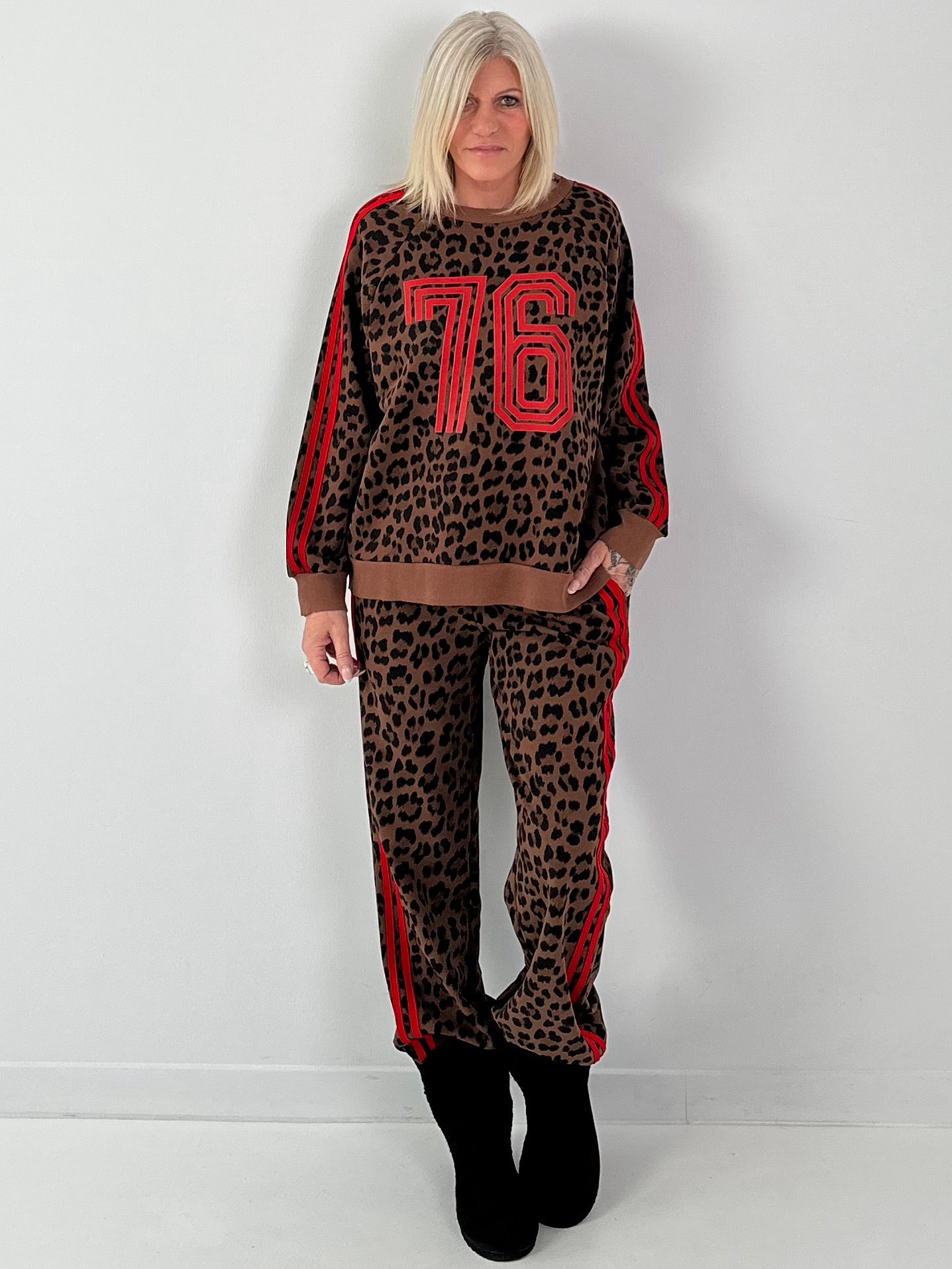 Sweatshirt model "Leo Racer" - chocolate