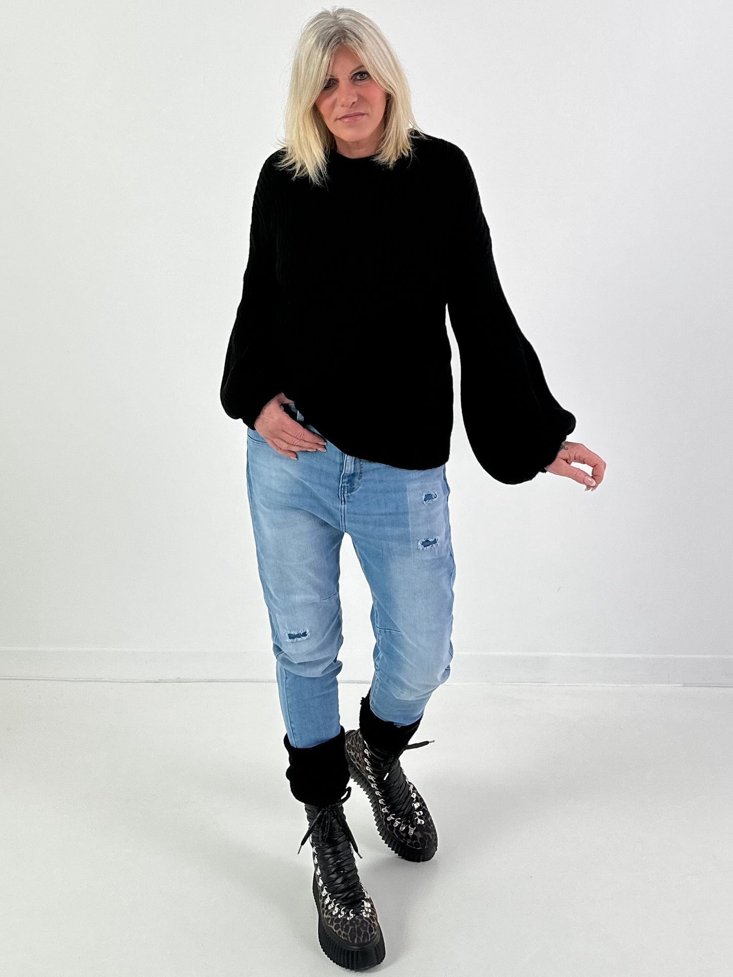 Trui model "CloudSleeve" - zwart