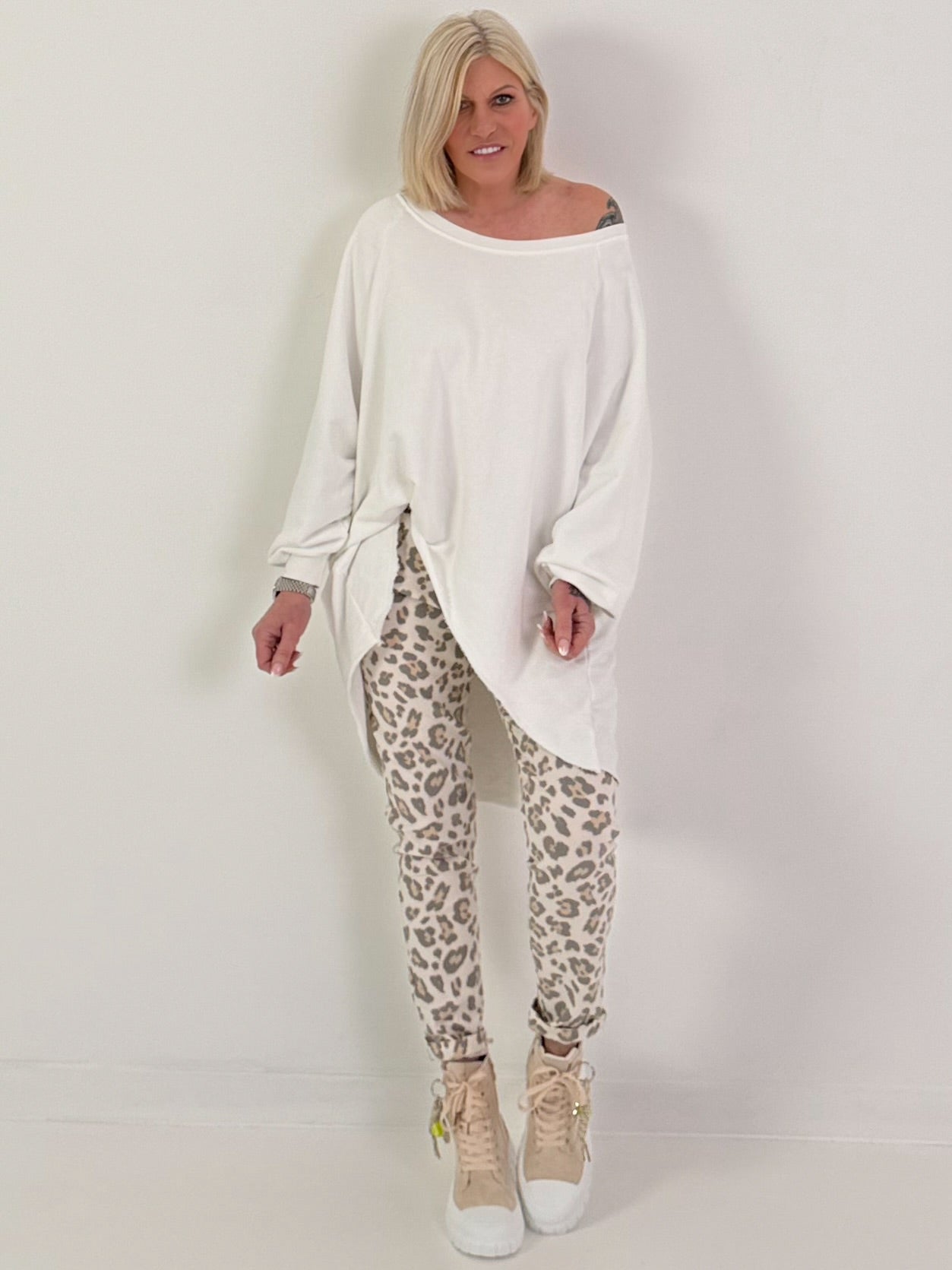 Oversized Sweater - weiss