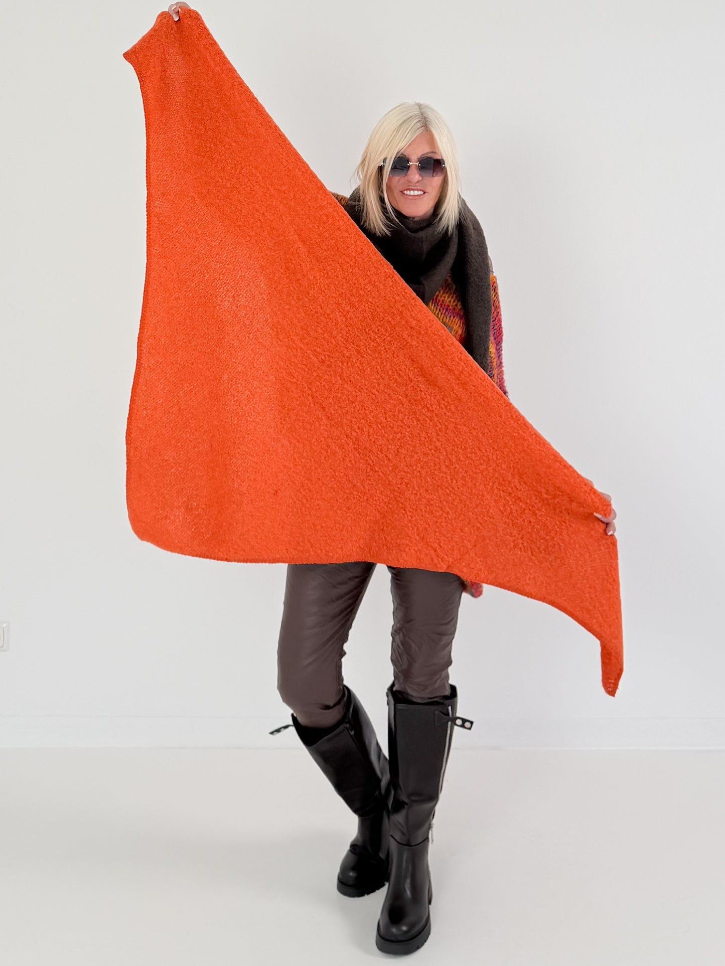 Knuffelbare driehoekssjaal - oranje