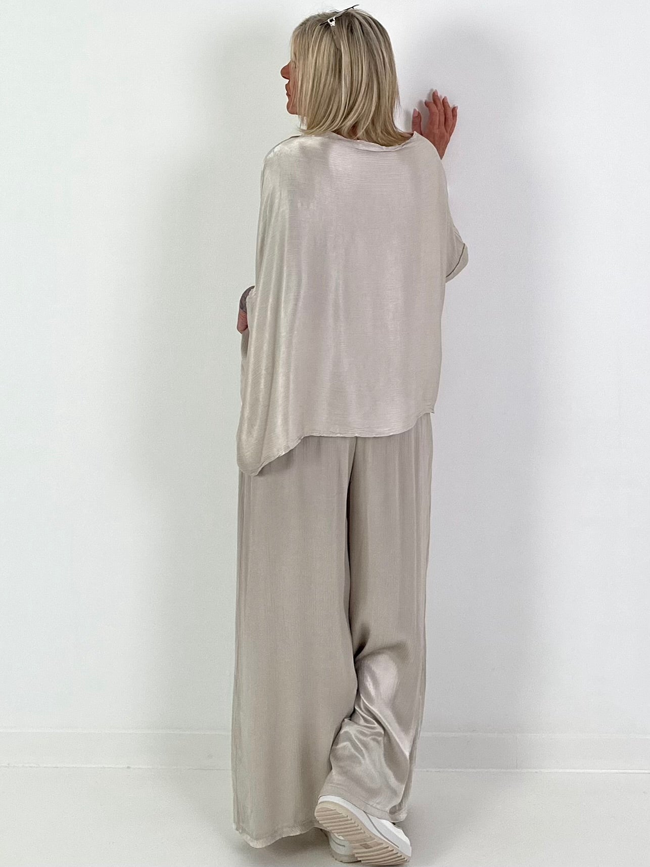 Two-piece satin look - beige