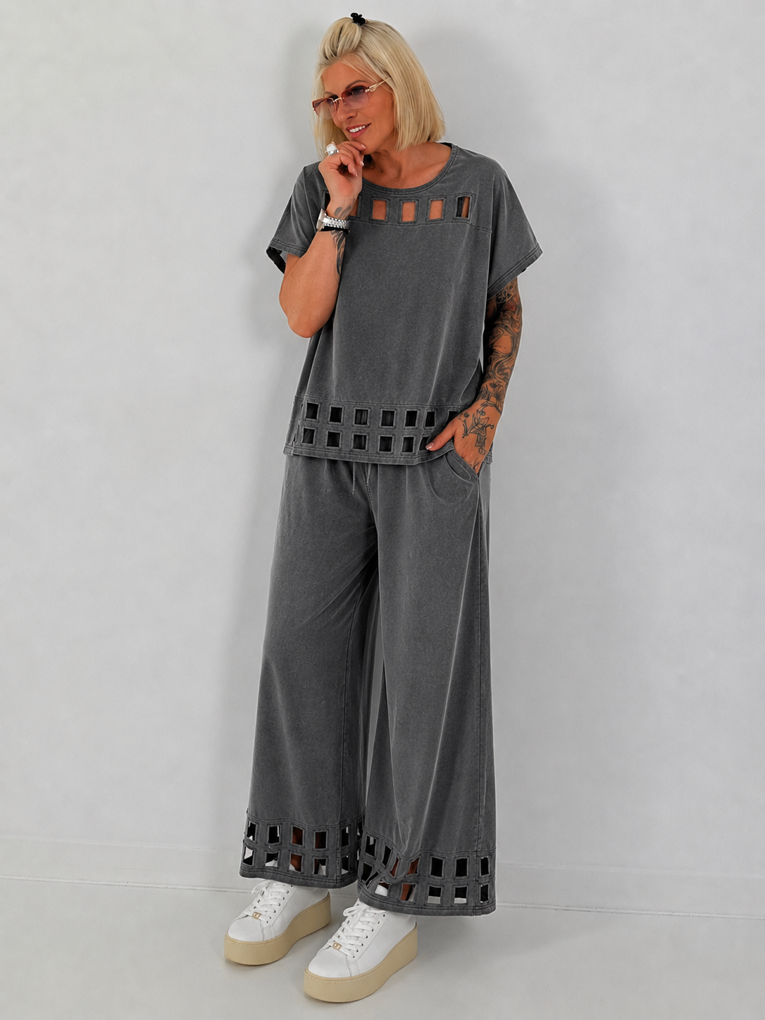 Ausgefallener Zweiteiler mit aufwendigen Cut Out Details - anthrazit