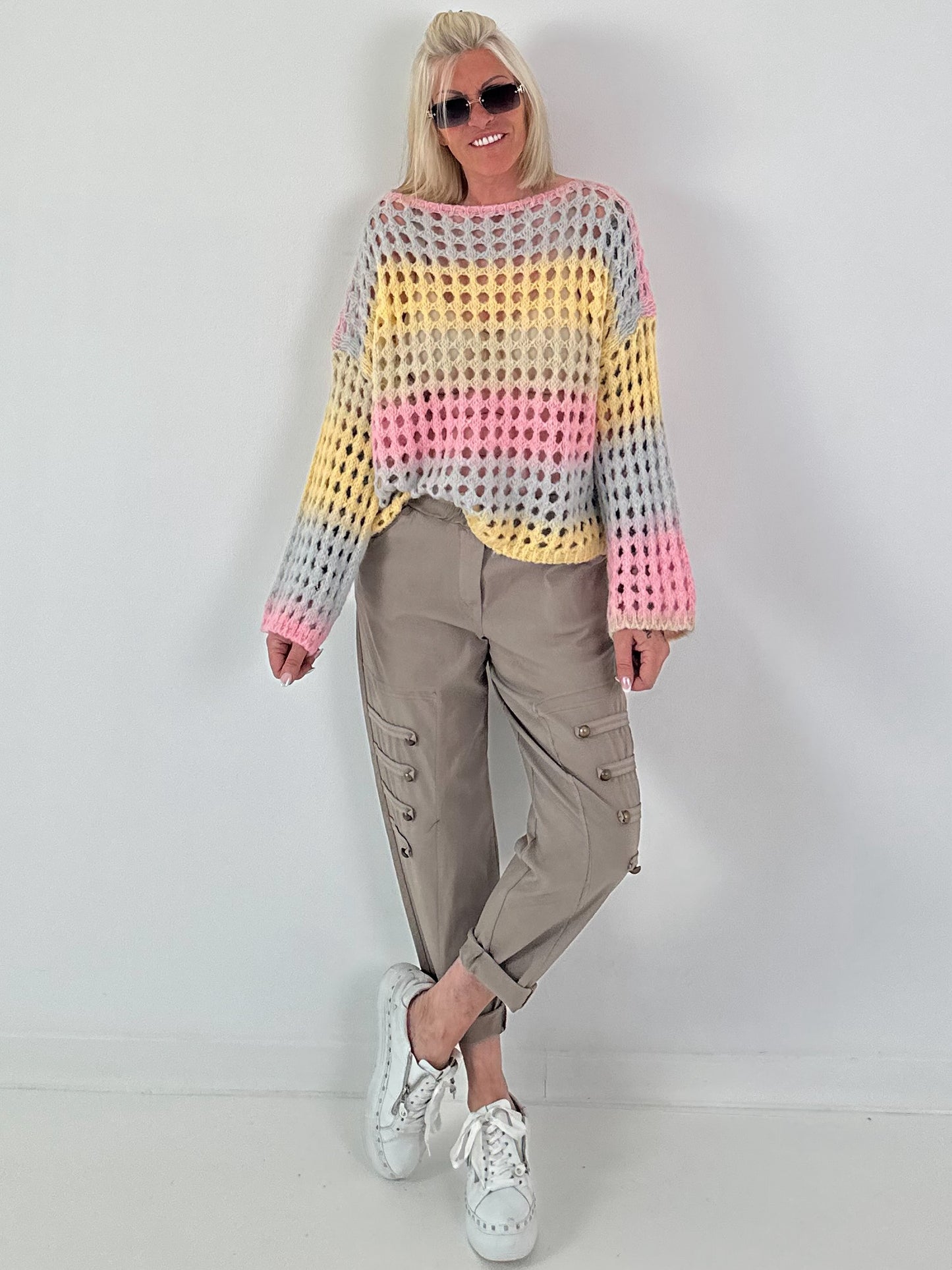 Hose mit elastischem Bund und Knopfdetails - taupe