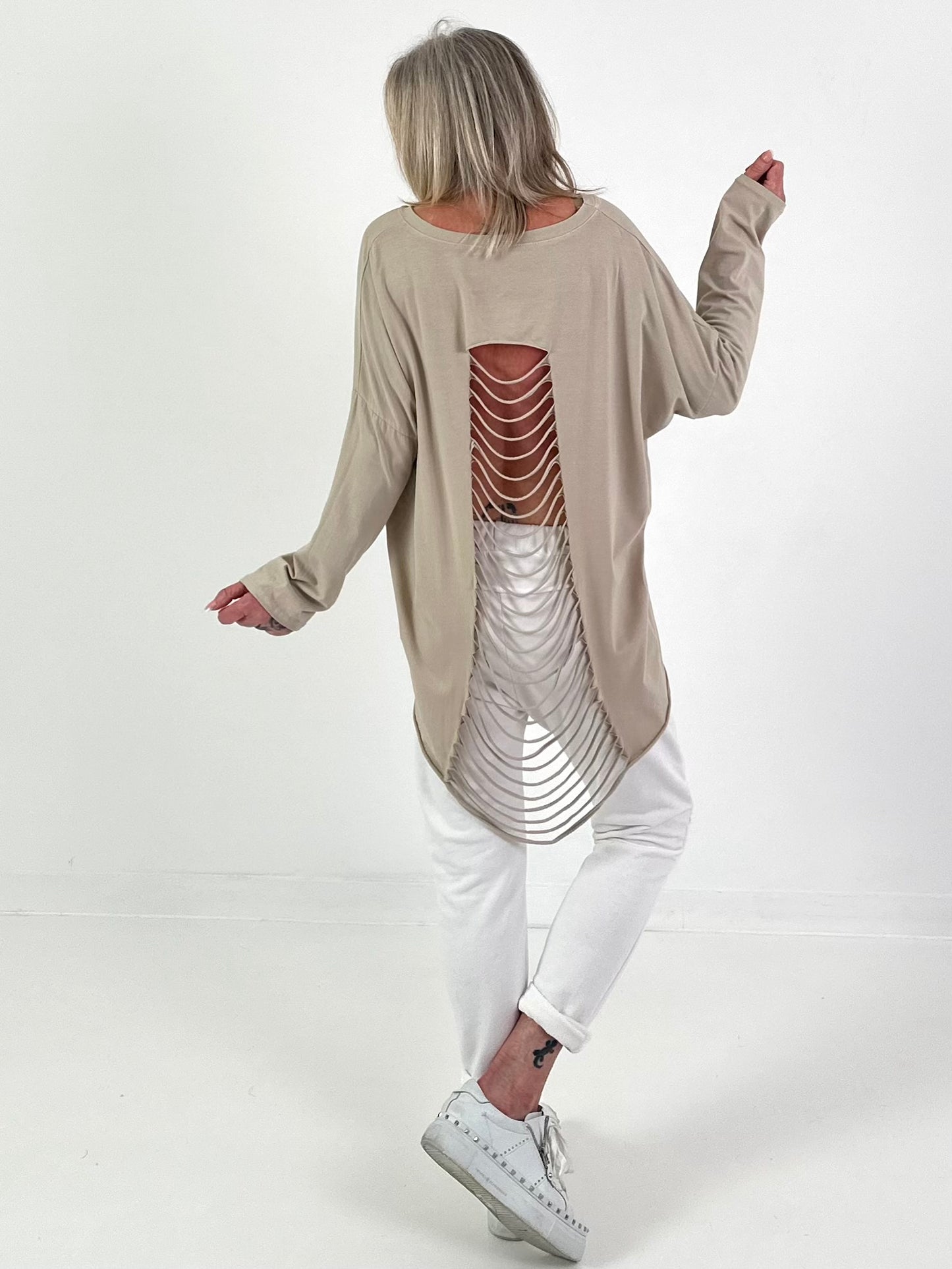 Shirt mit Rückenausschnitt - beige