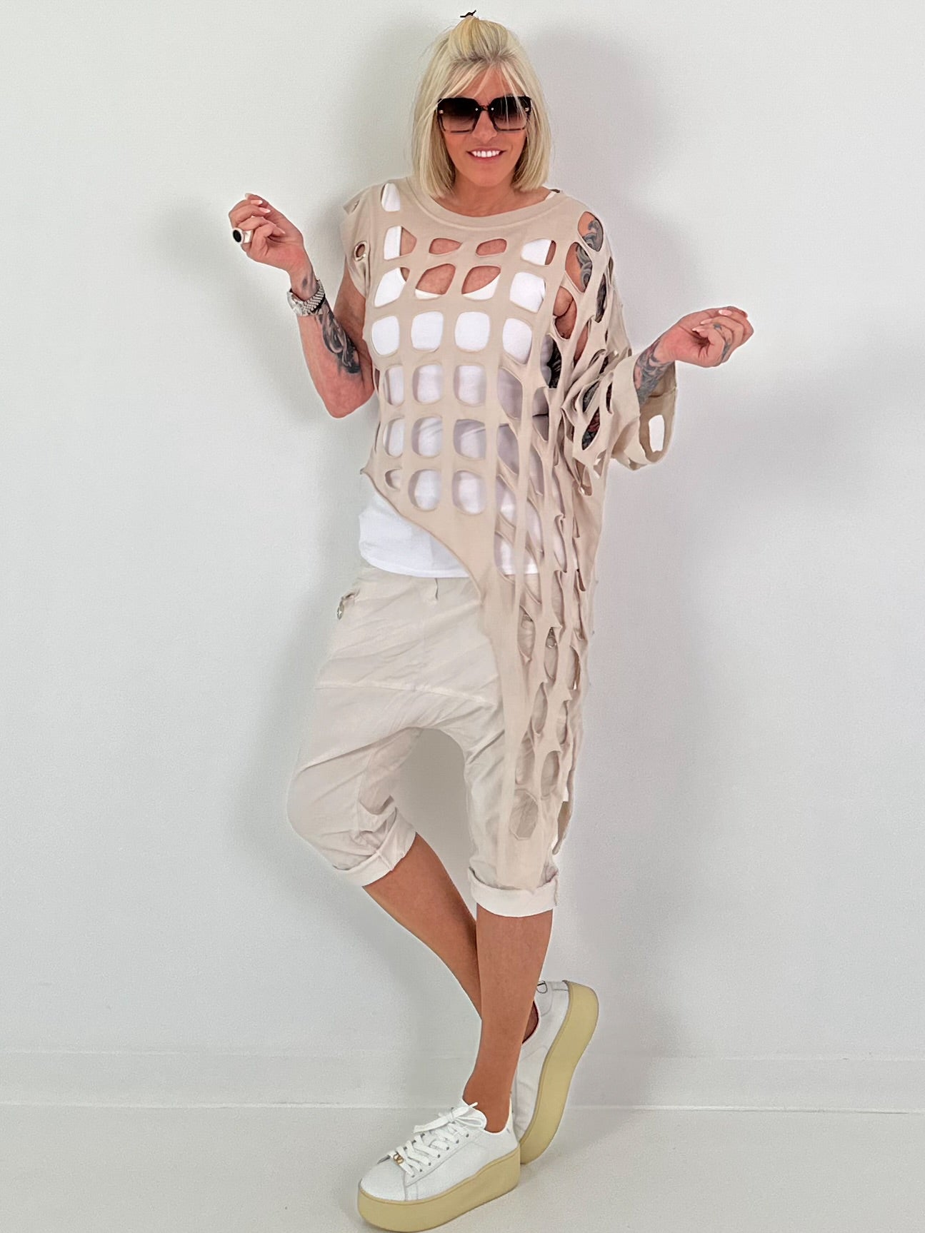 Kurze Baggy mit Zipper Details - beige