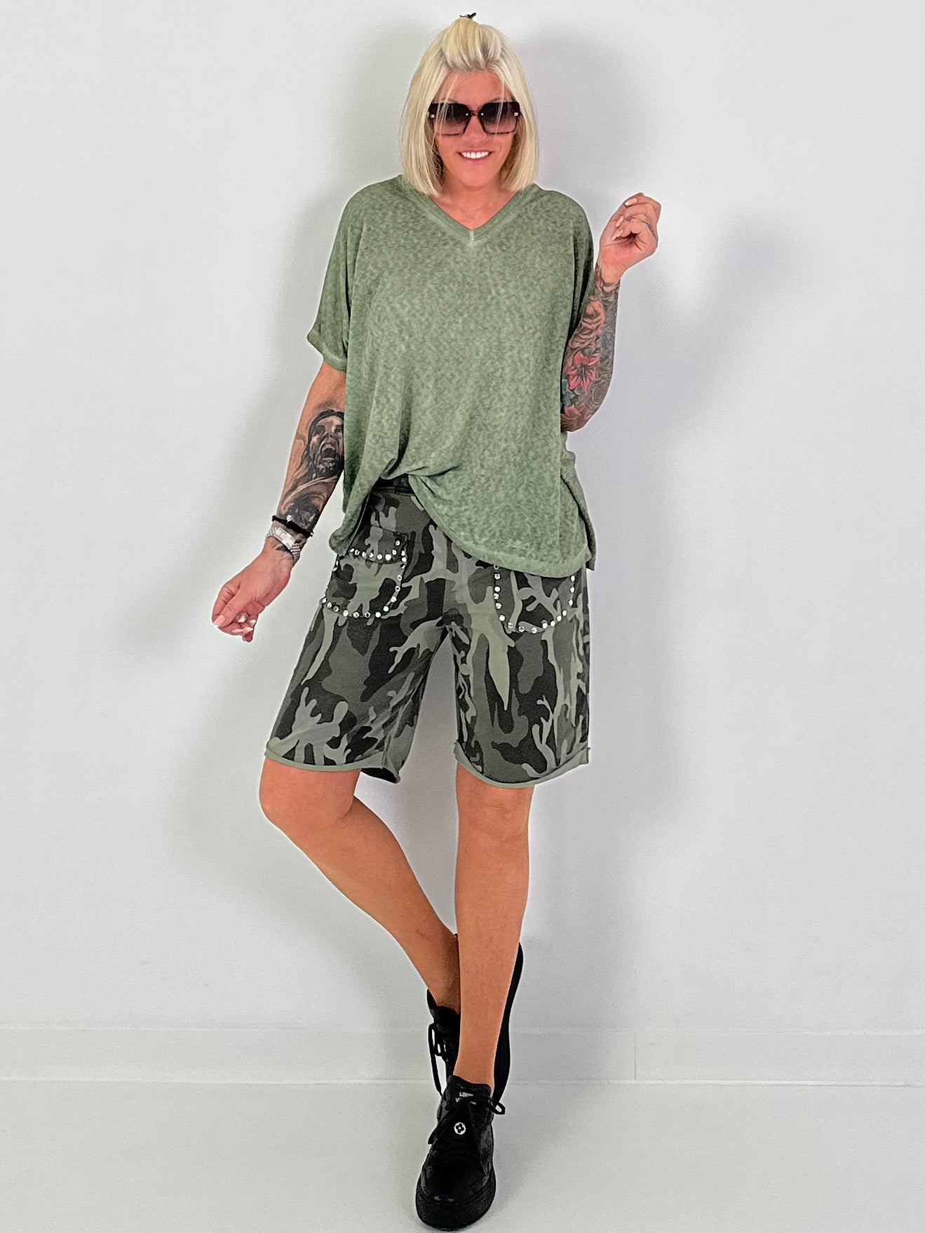 Feinstrick T-Shirt mit V-Ausschnitt - khaki