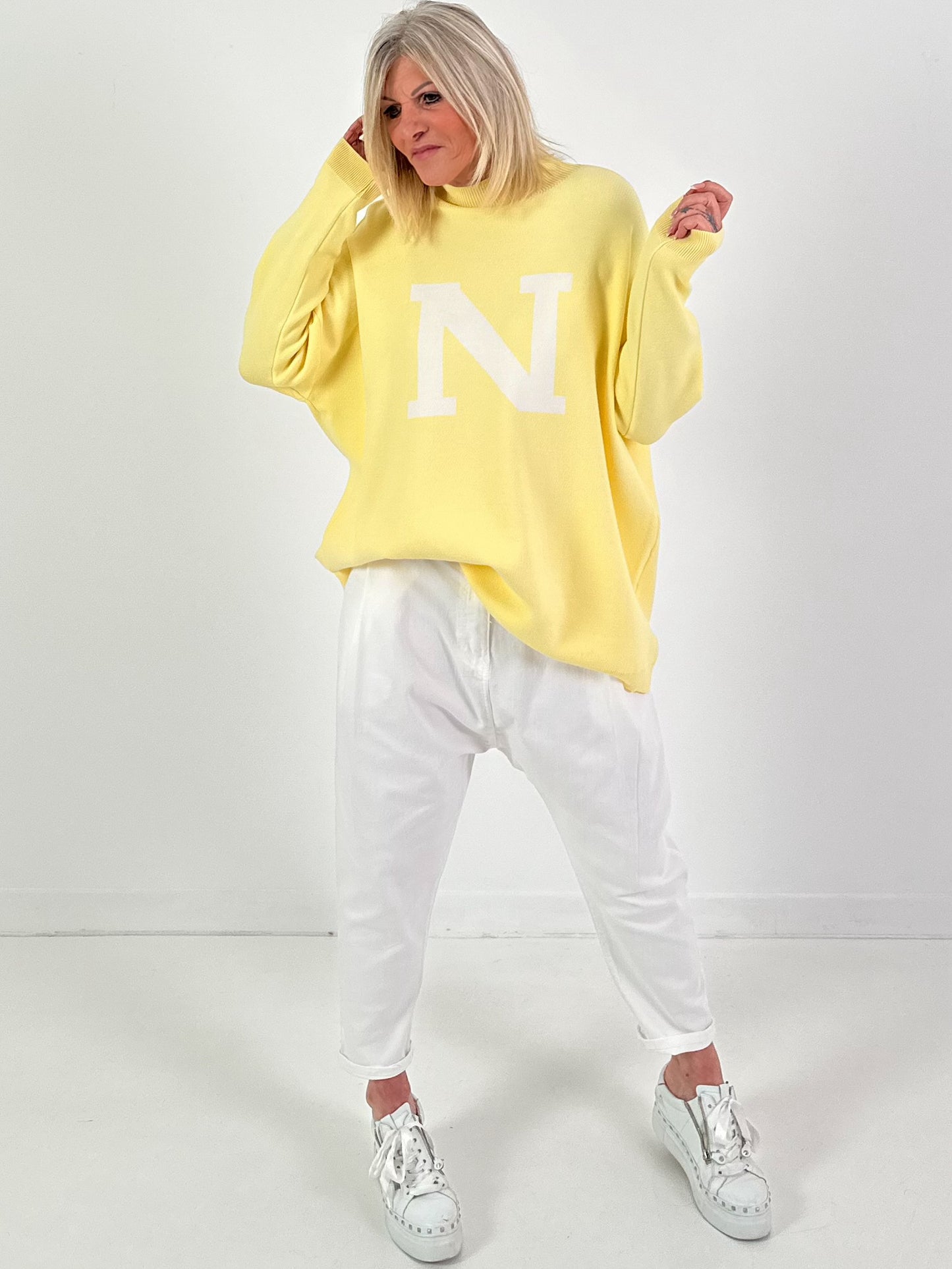 Pullover Modell "N-Edition" - gelb ( lieferbar ab ca. 12.12.25)