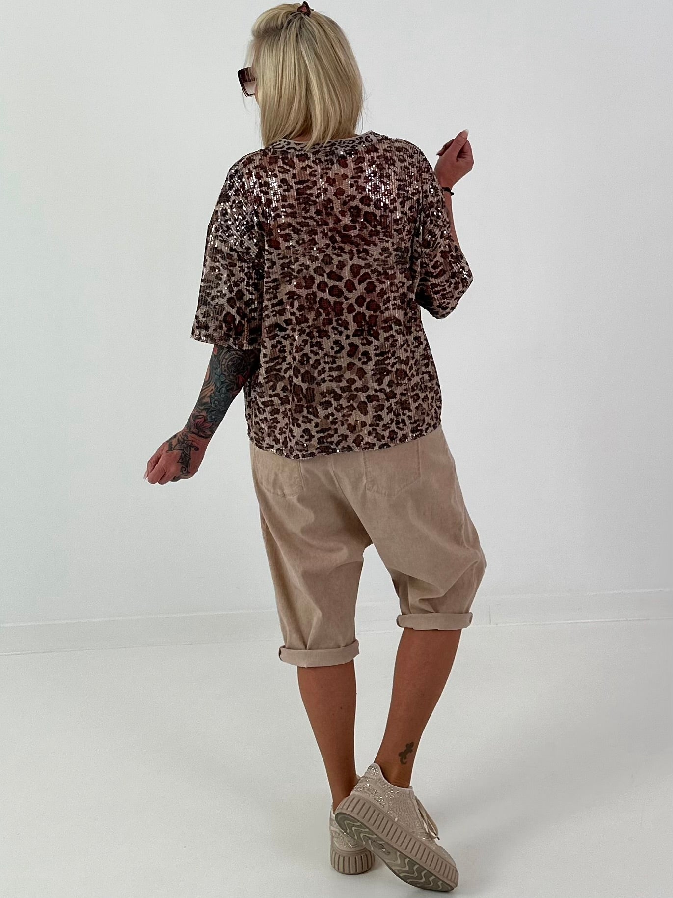 Pailletten Shirt mit Allover Leo Muster - beige-mehrfarbig