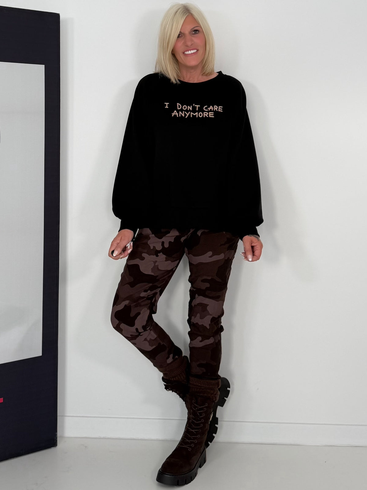 Sweater I Don´t Care Anymore - schwarz
