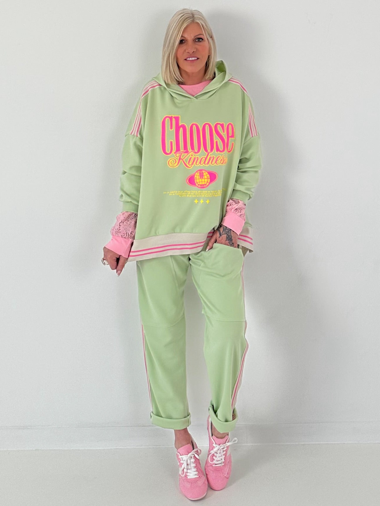 Hose mit großen aufgesetzten Taschen - lindgrün