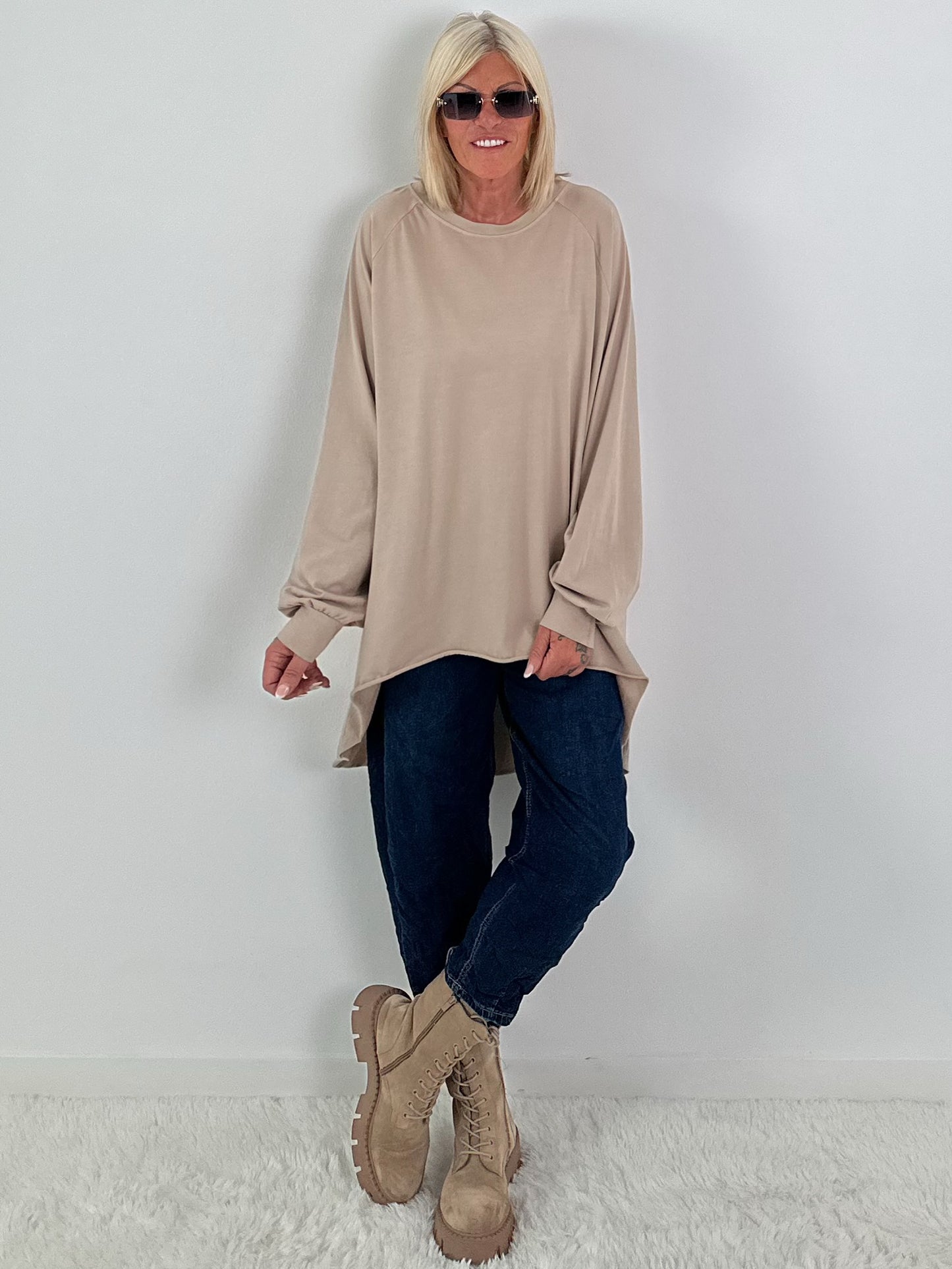 Oversized Shirt mit Statement Spruch auf dem Rücken - beige