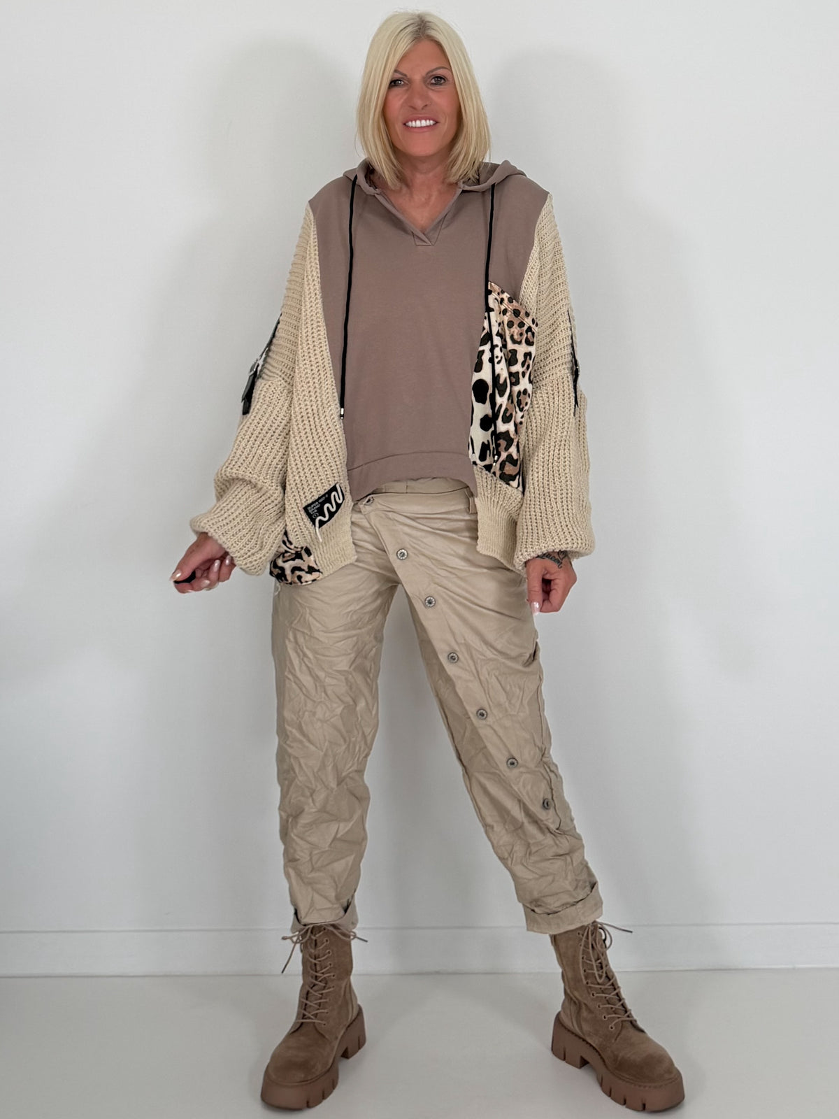 Vegane Lederhose Knopfleiste quer - beige