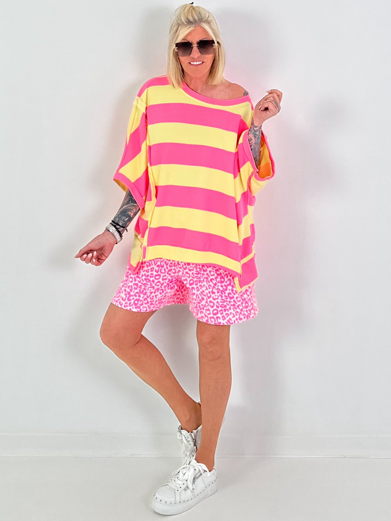 Leo Short - neonpink-weiss