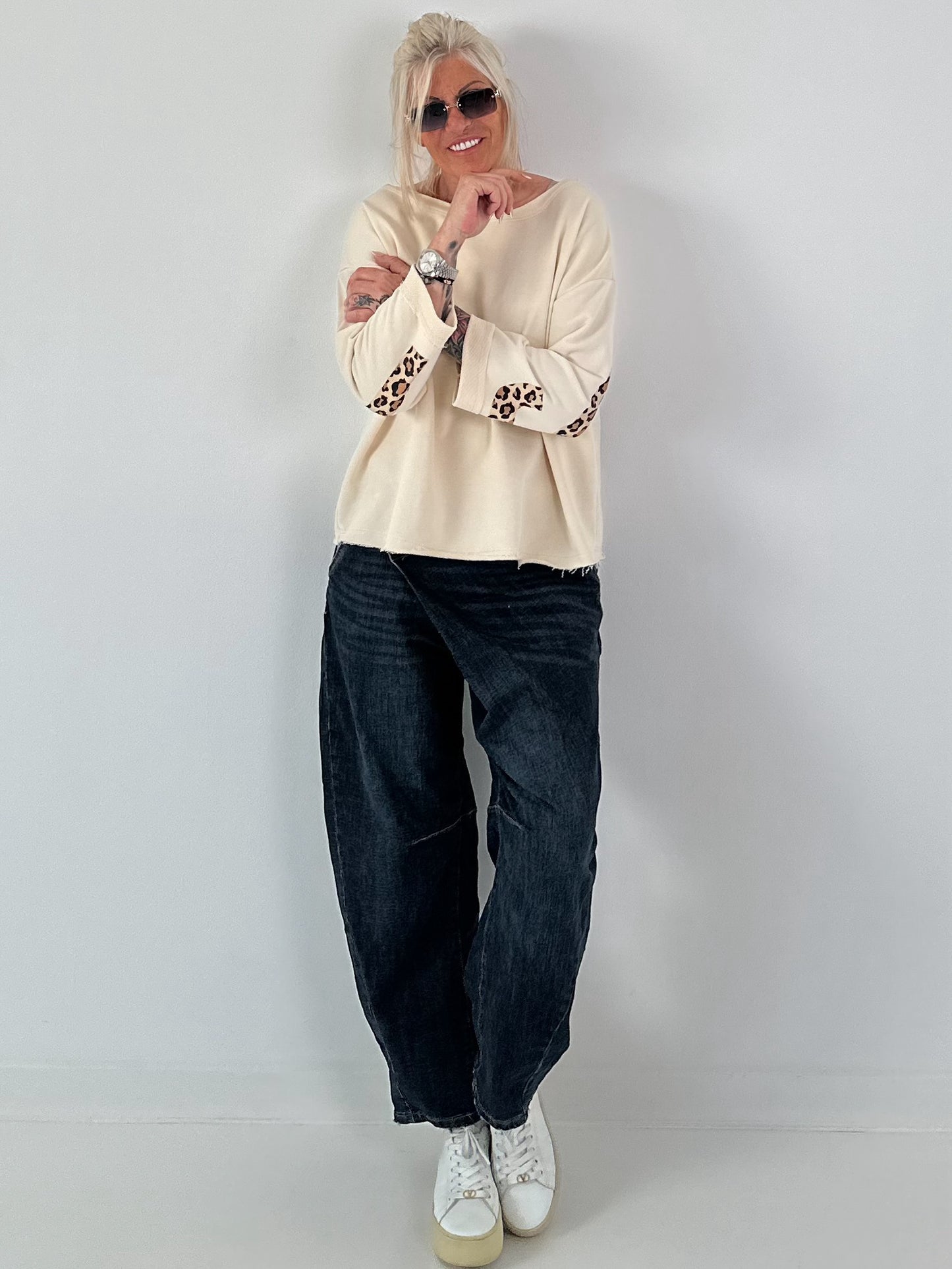 Sweatshirt SWEET mit Leo-Print - beige
