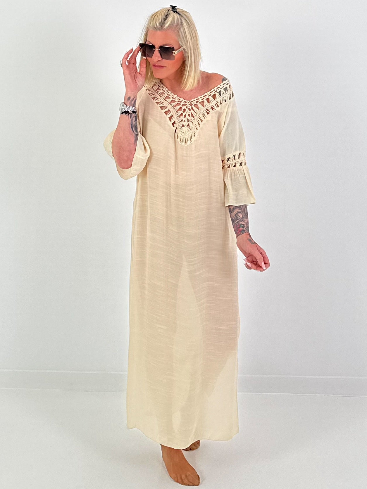 Ibiza Kleid mit Häkeleinsätzen - beige
