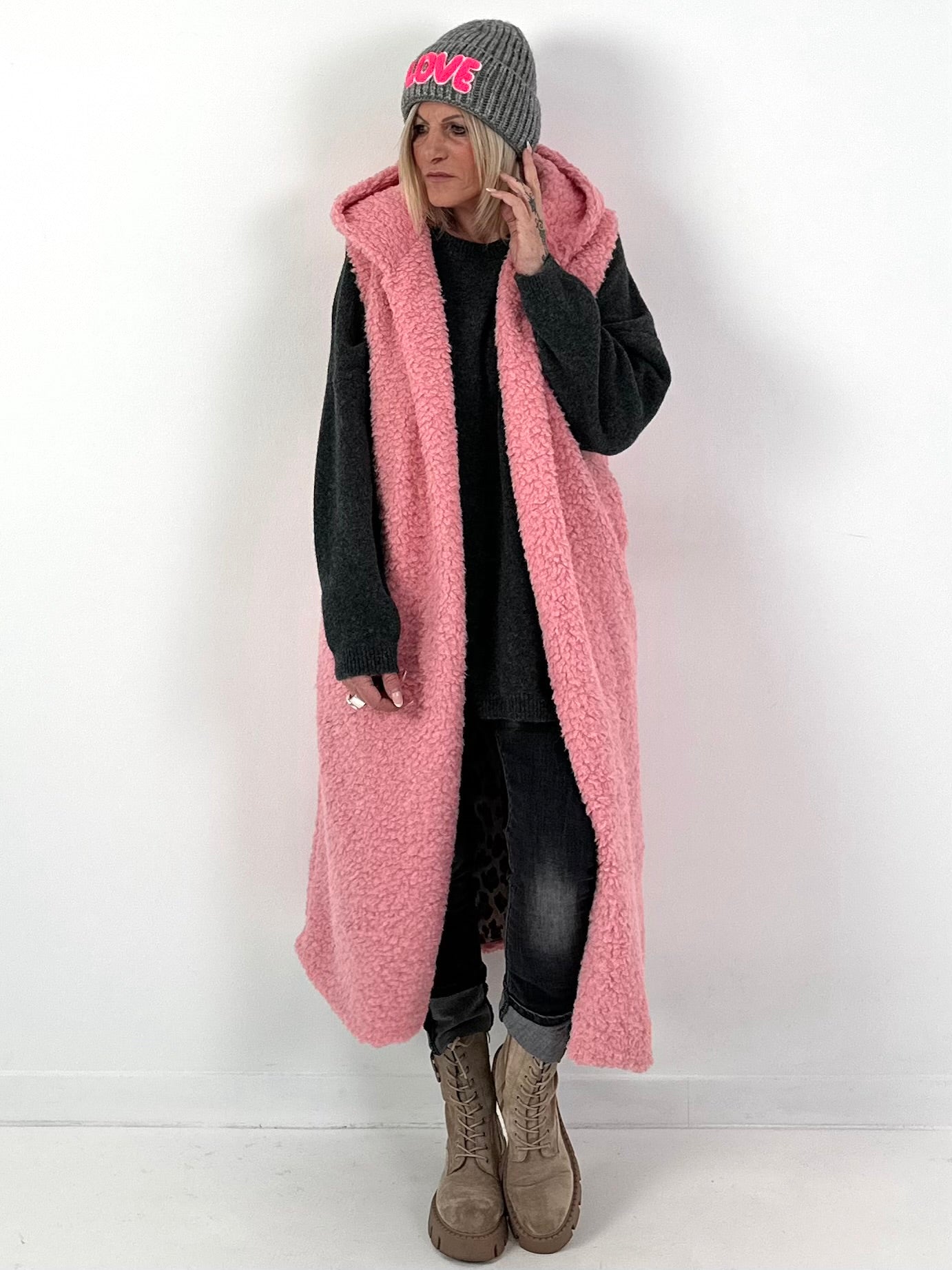 Long vest model "Leo Layers" - pink