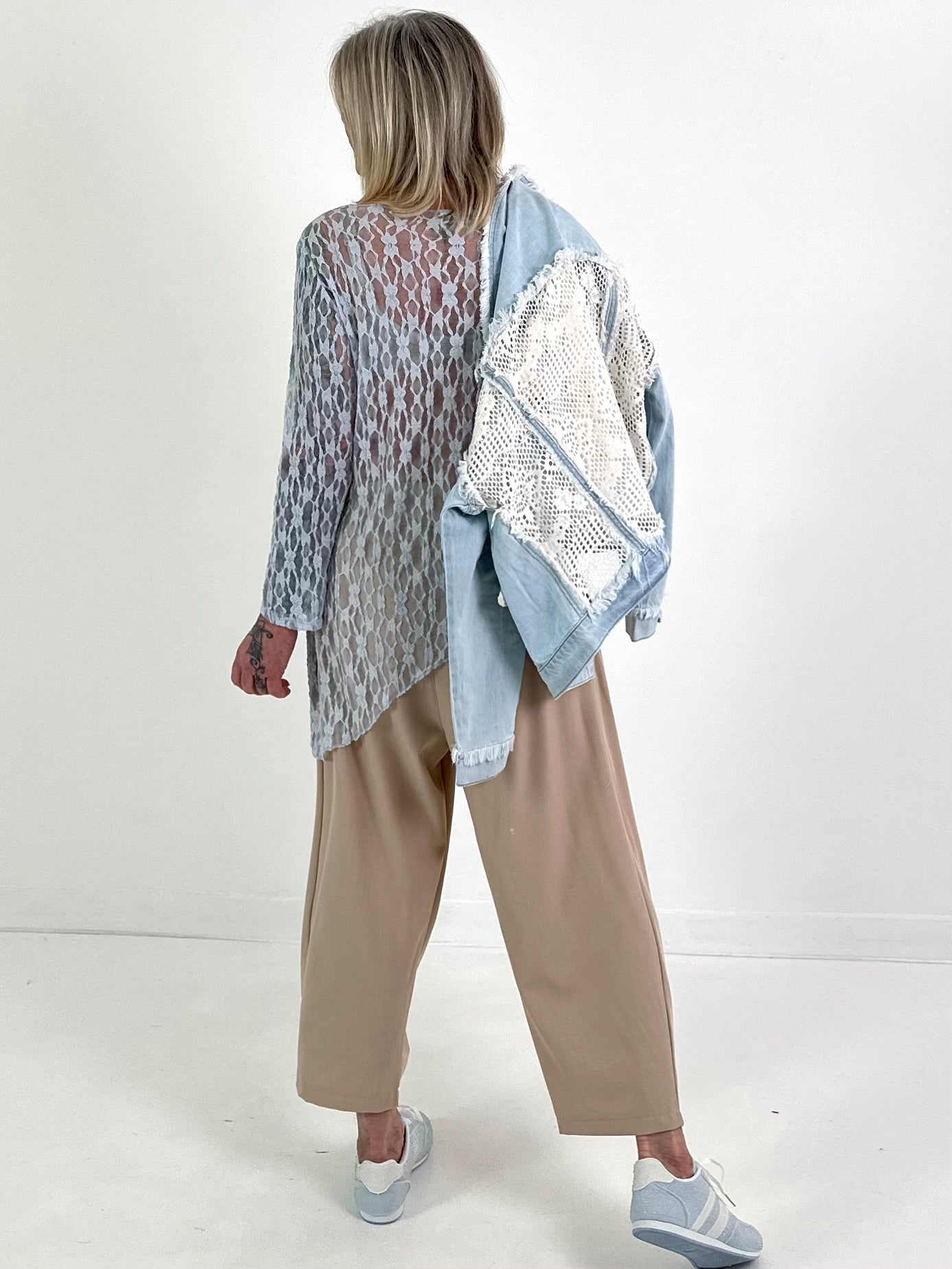 Kanten blouse met patroon - lichtblauw