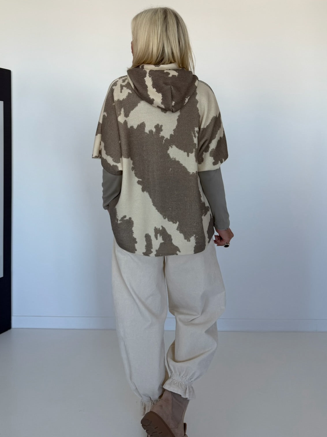 Short-sleeved knit hoodie - beige-taupe