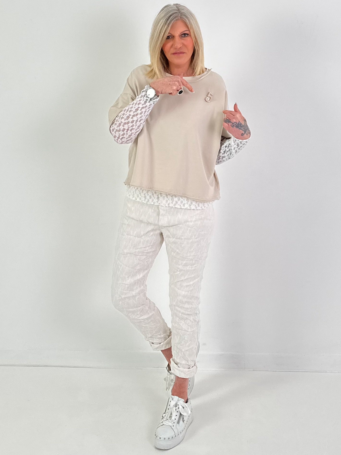 Shirt mit Brosche - beige