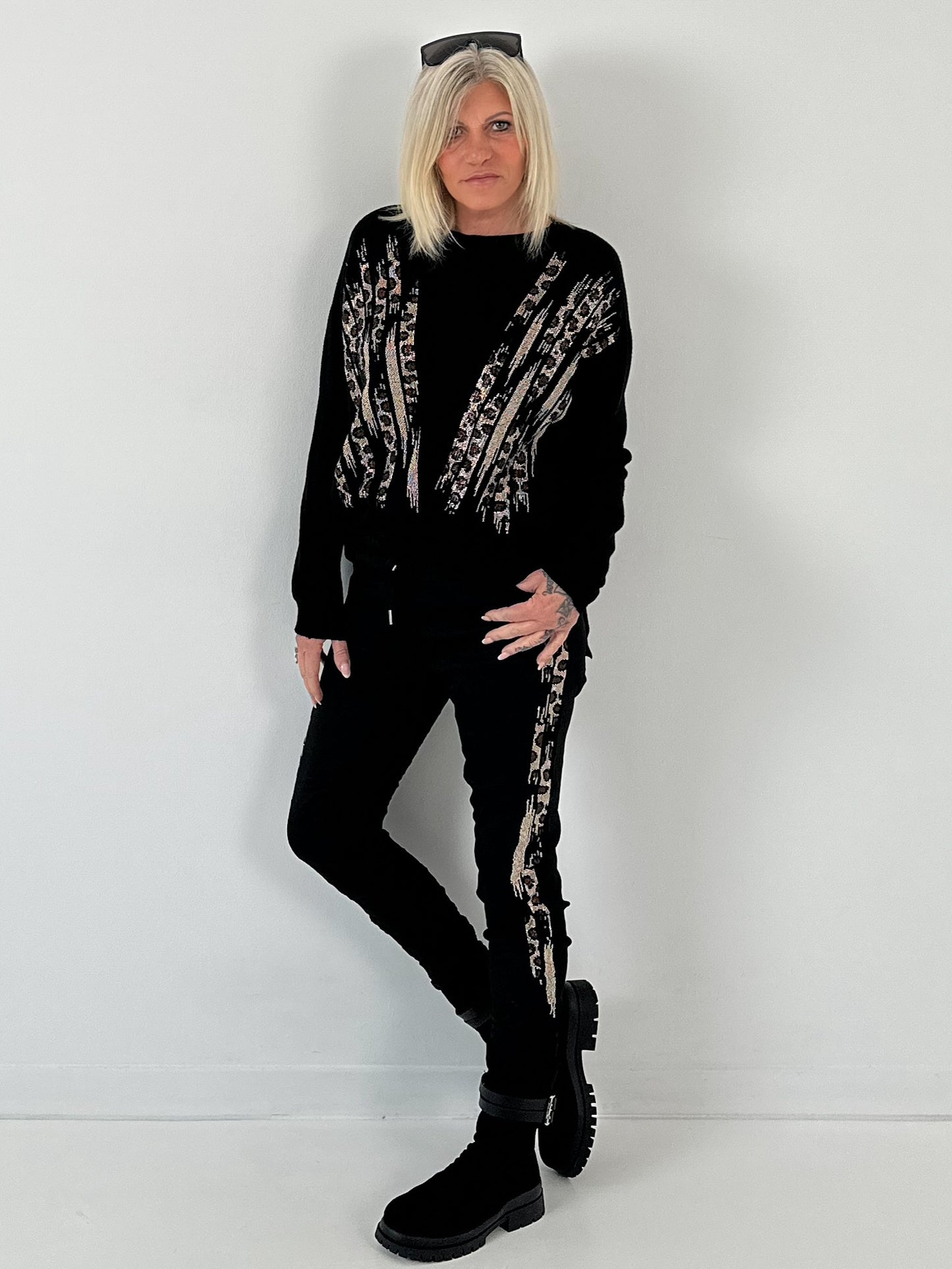 Sweater model "Wildstyle" - black